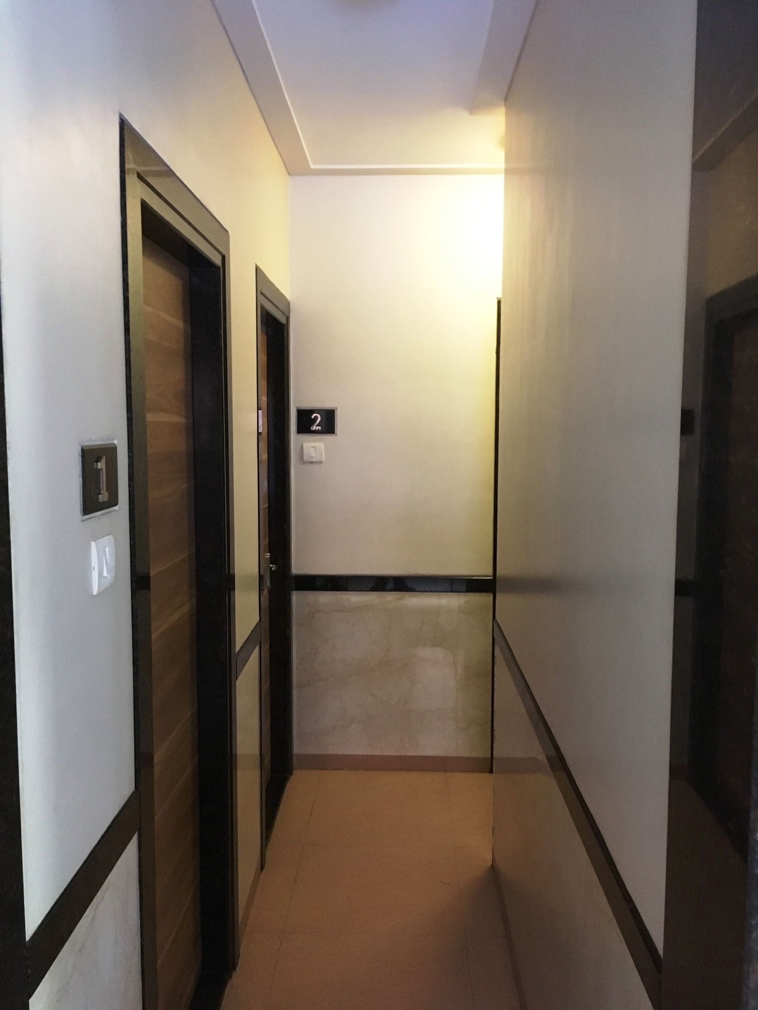 Side Image 1