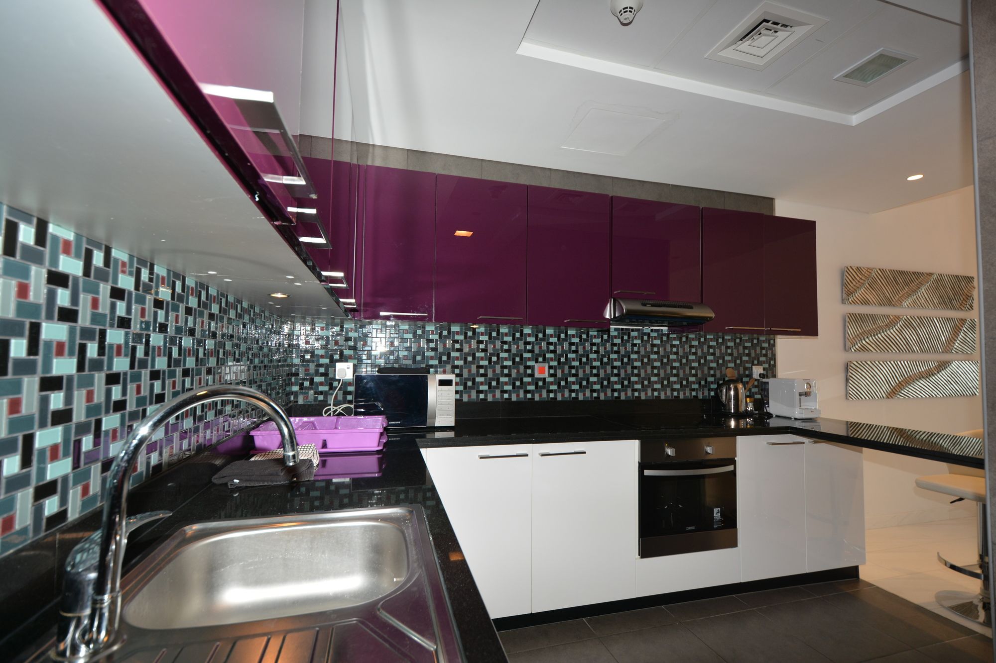 Cayan Tower by Deluxe Holiday Homes