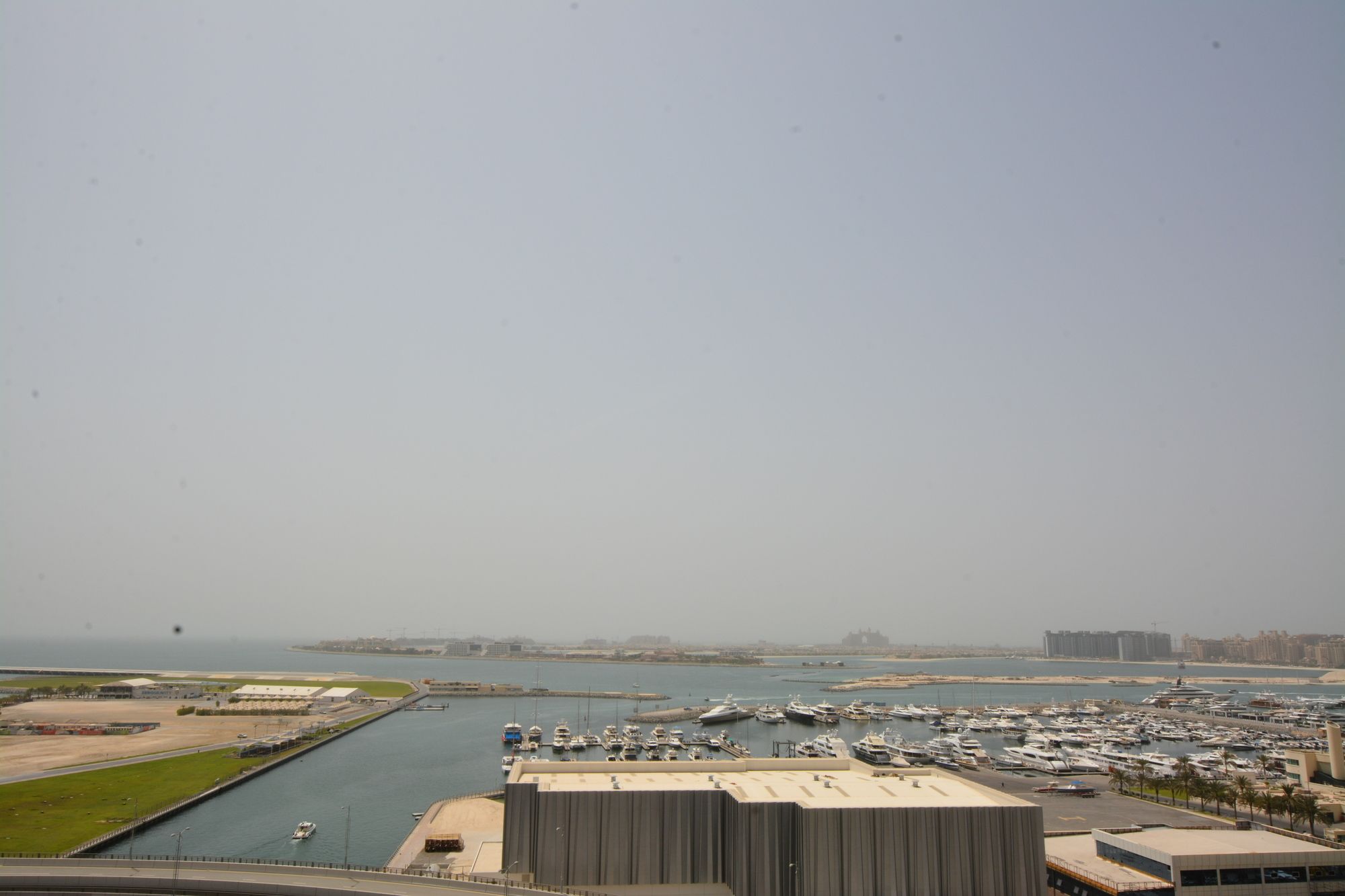 Cayan Tower by Deluxe Holiday Homes