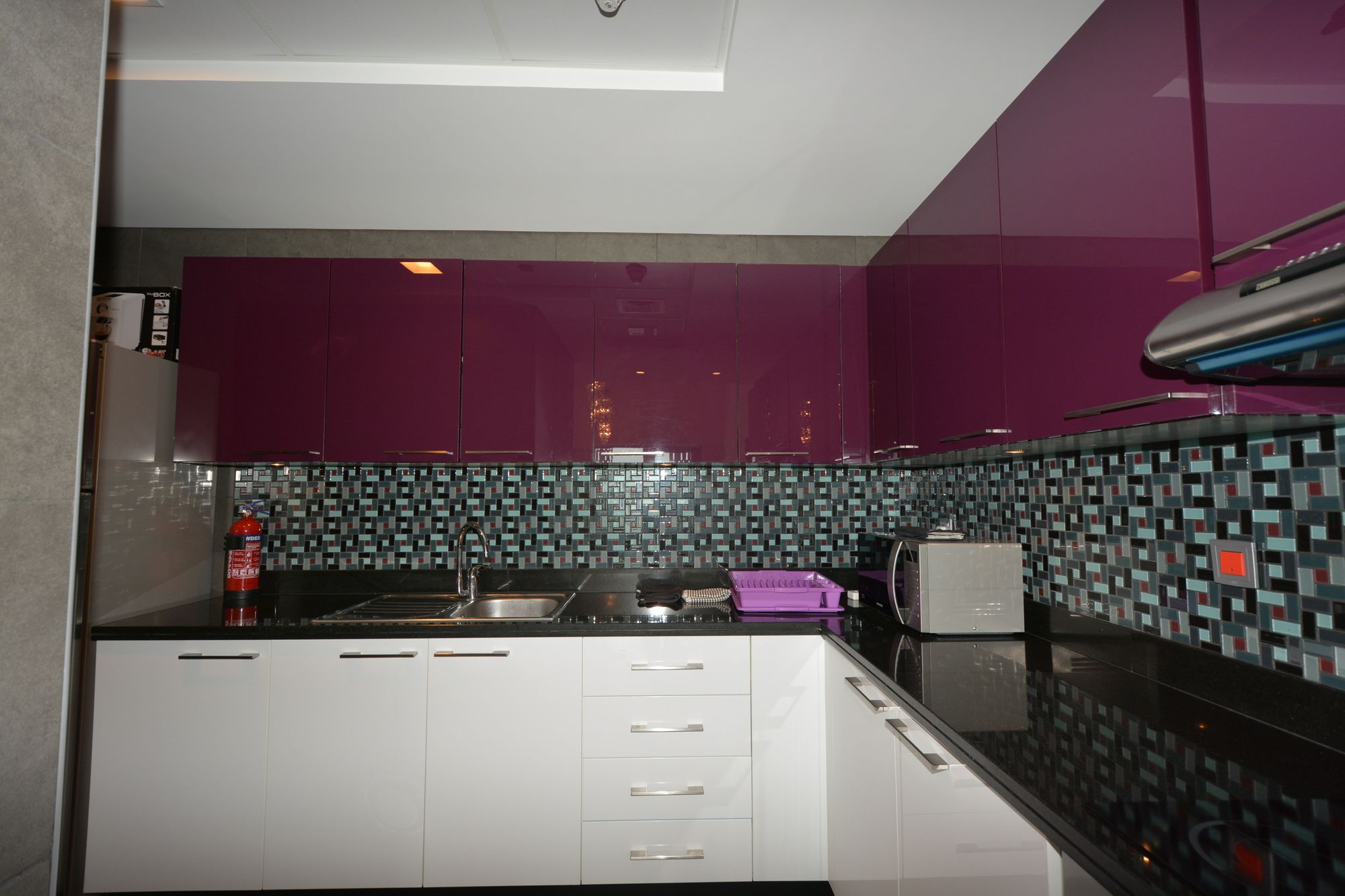 Cayan Tower by Deluxe Holiday Homes