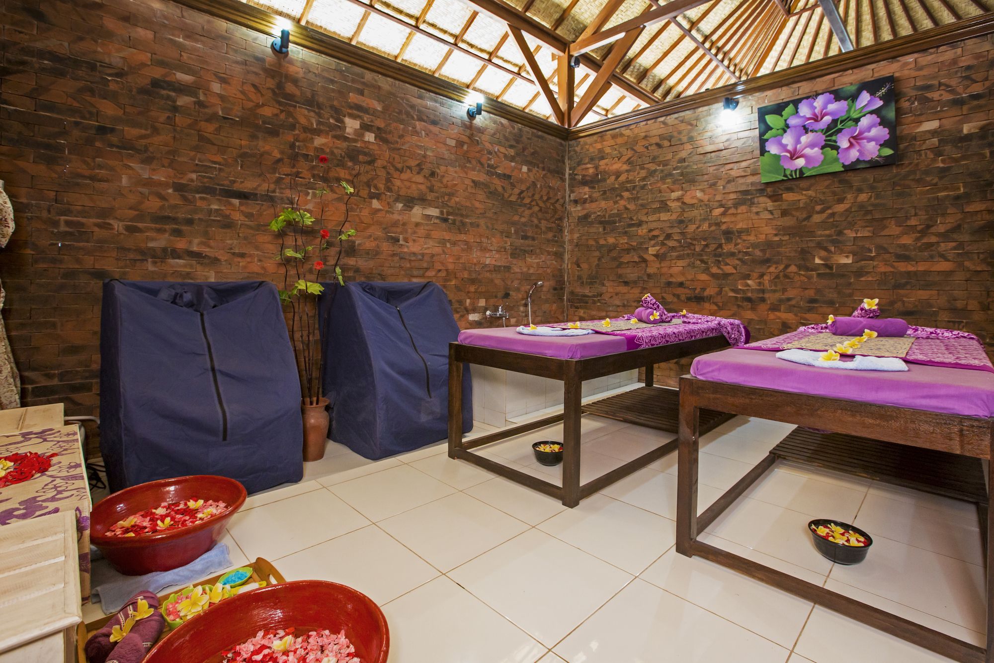 Kubal Bed and Living