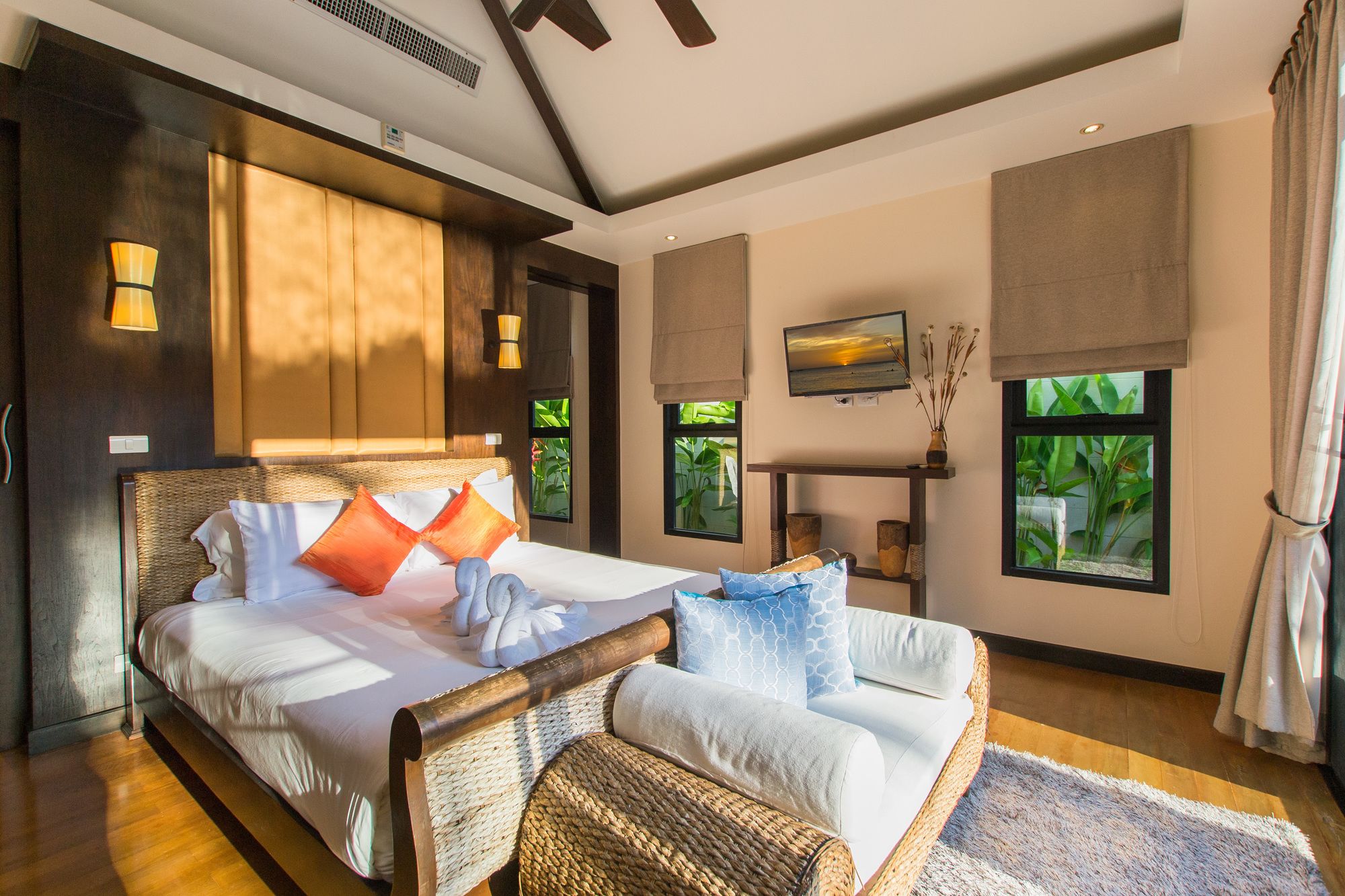 Tulip Pool Villa