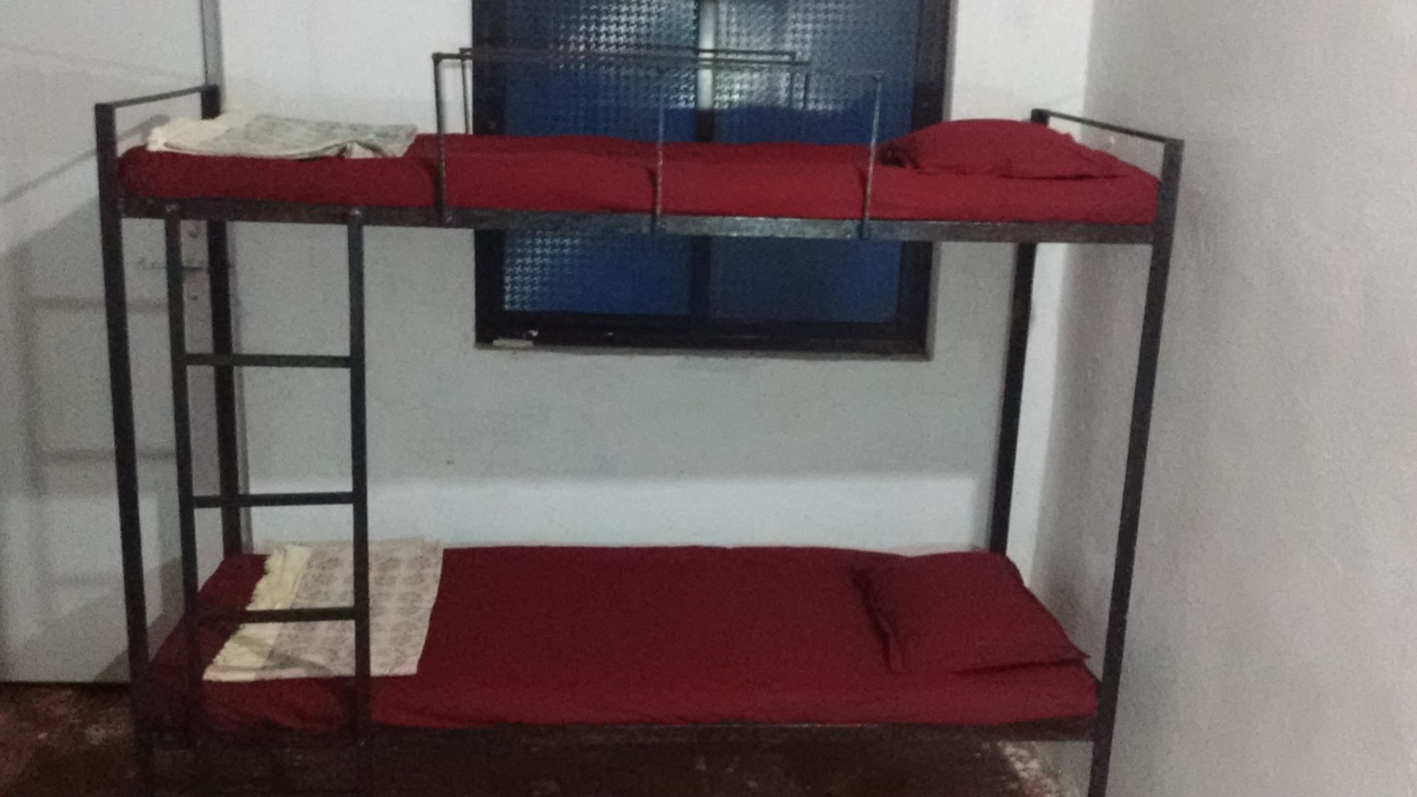 Side Image 2