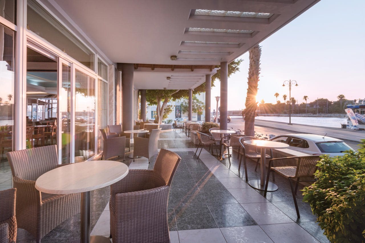 Kosta Palace City Hotel