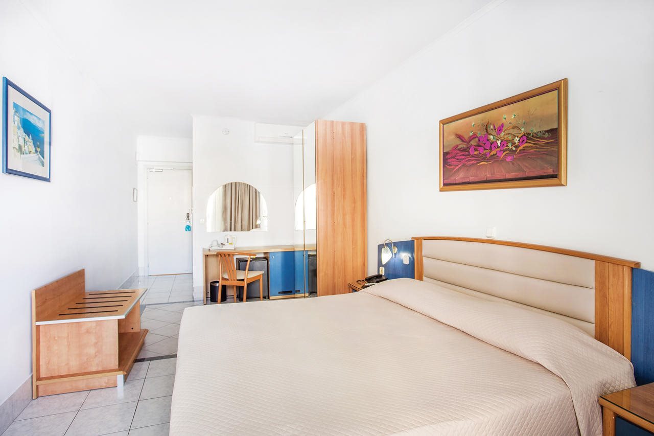 Kosta Palace City Hotel