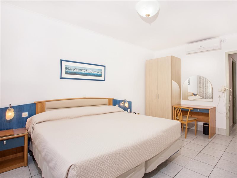 Kosta Palace City Hotel