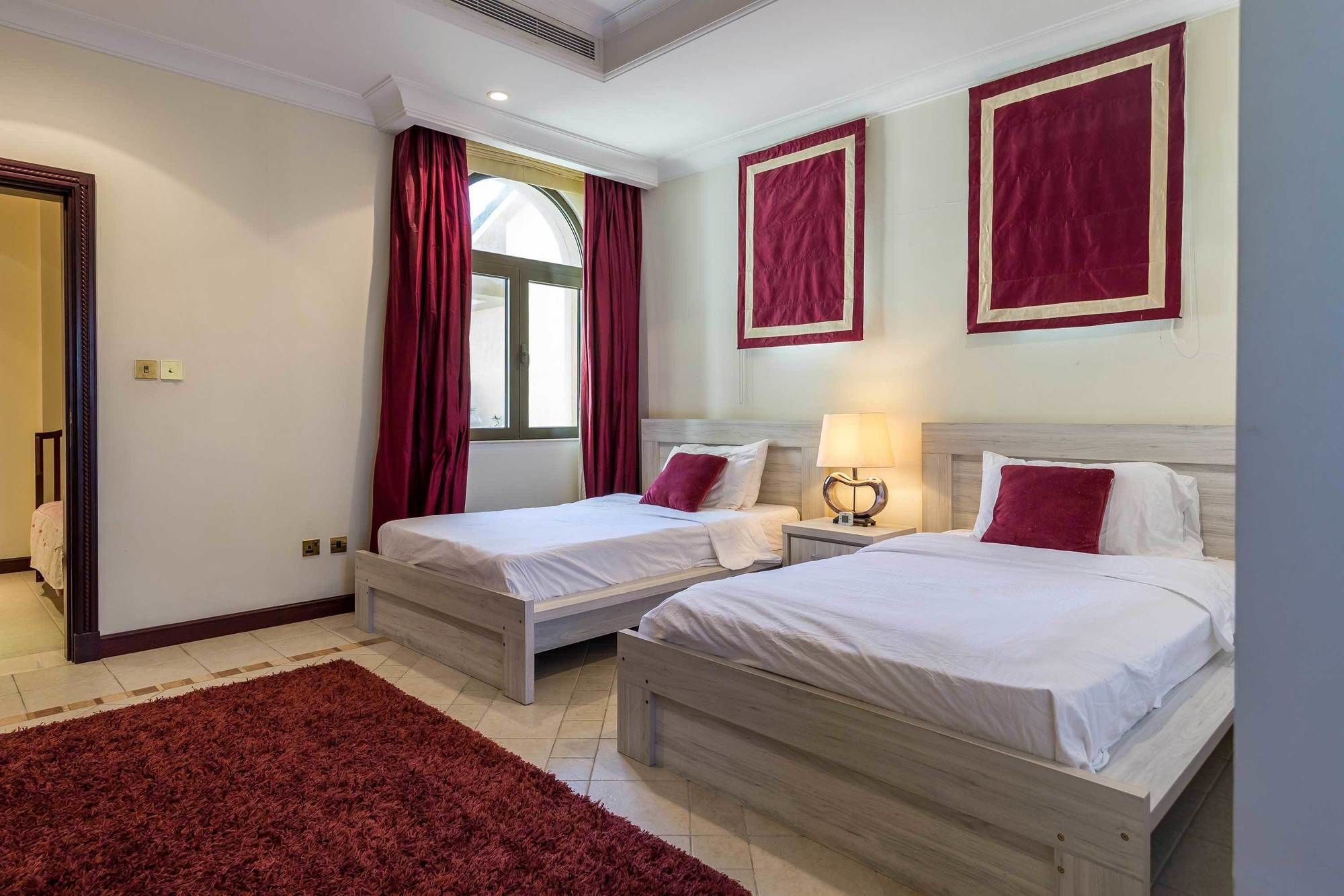 5 Bedroom Garden Villa at Frond E by Deluxe Holiday Homes
