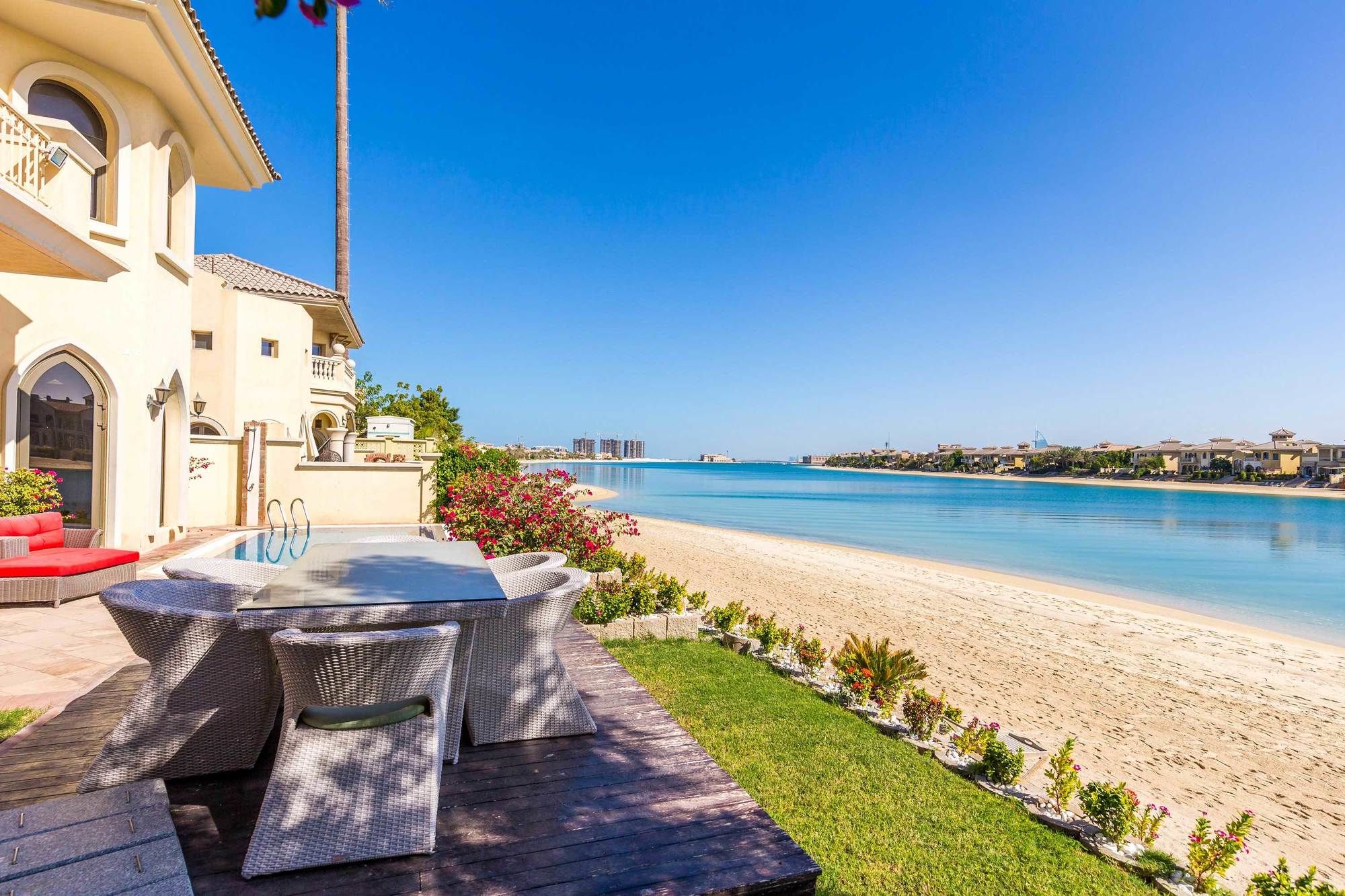 5 Bedroom Garden Villa at Frond E by Deluxe Holiday Homes