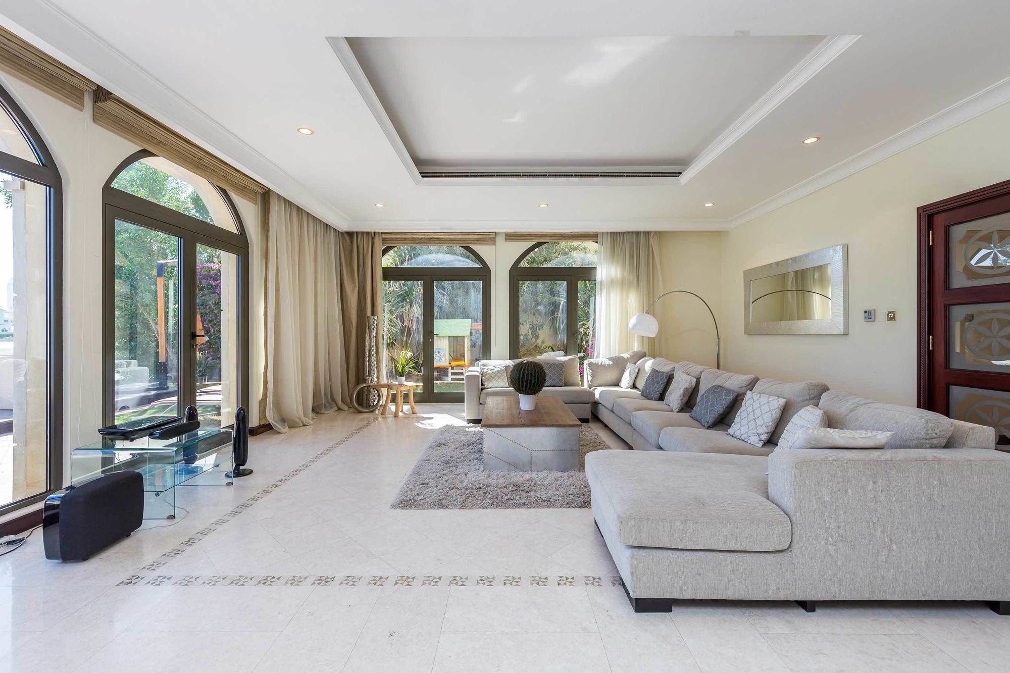 5 Bedroom Garden Villa at Frond E by Deluxe Holiday Homes