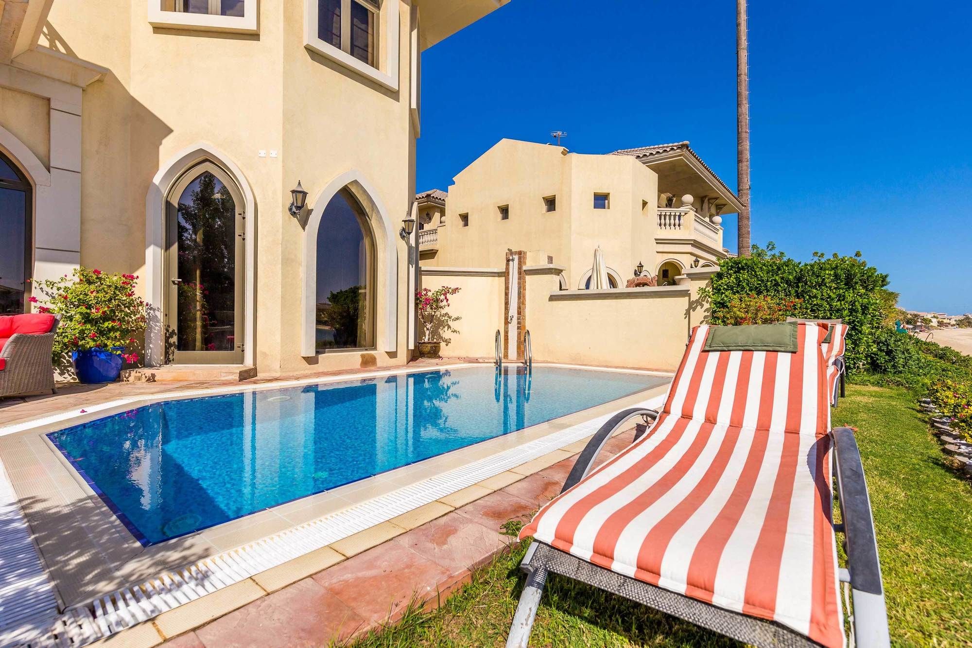 5 Bedroom Garden Villa at Frond E by Deluxe Holiday Homes