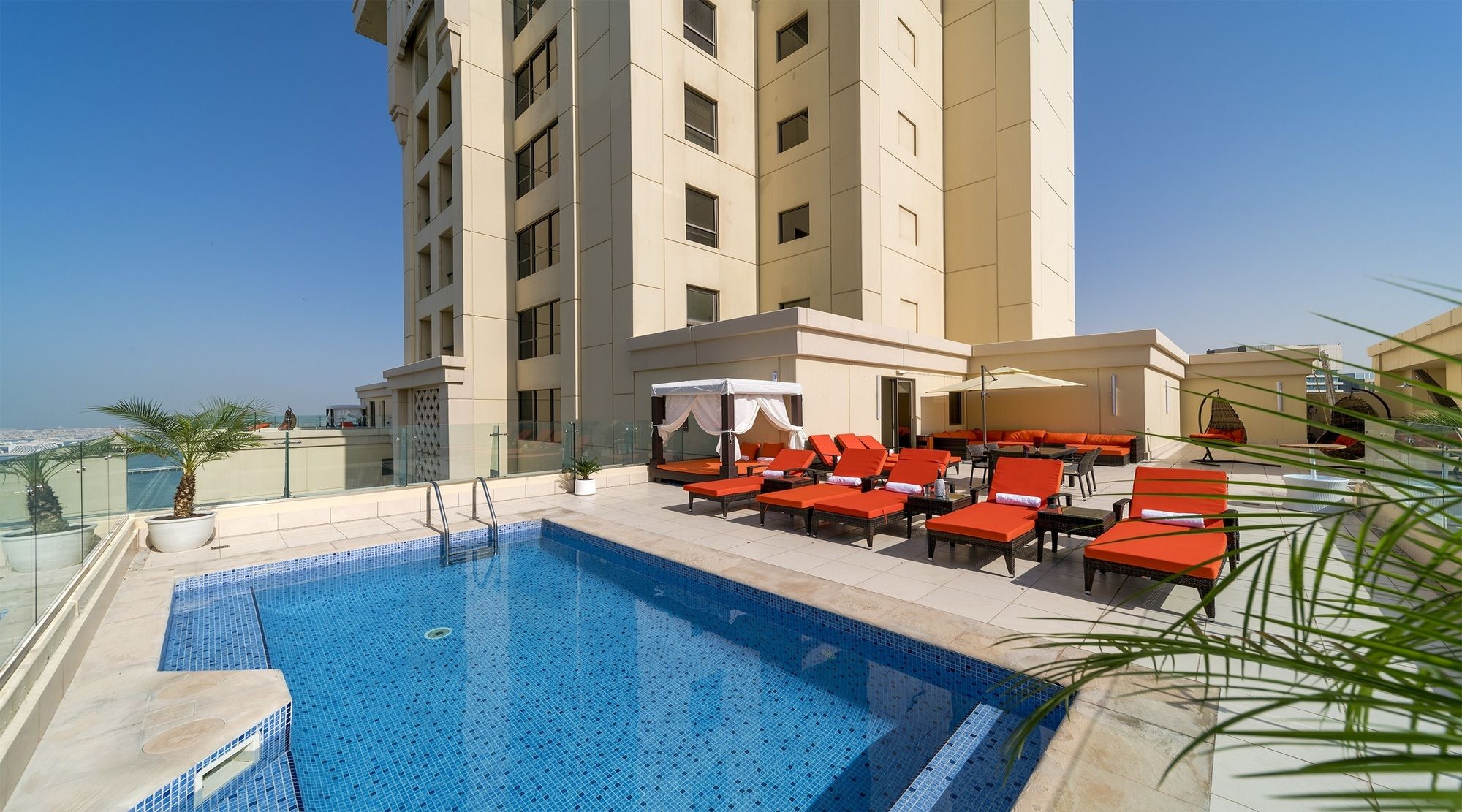 Dubai huge terrace Penthouse with pool