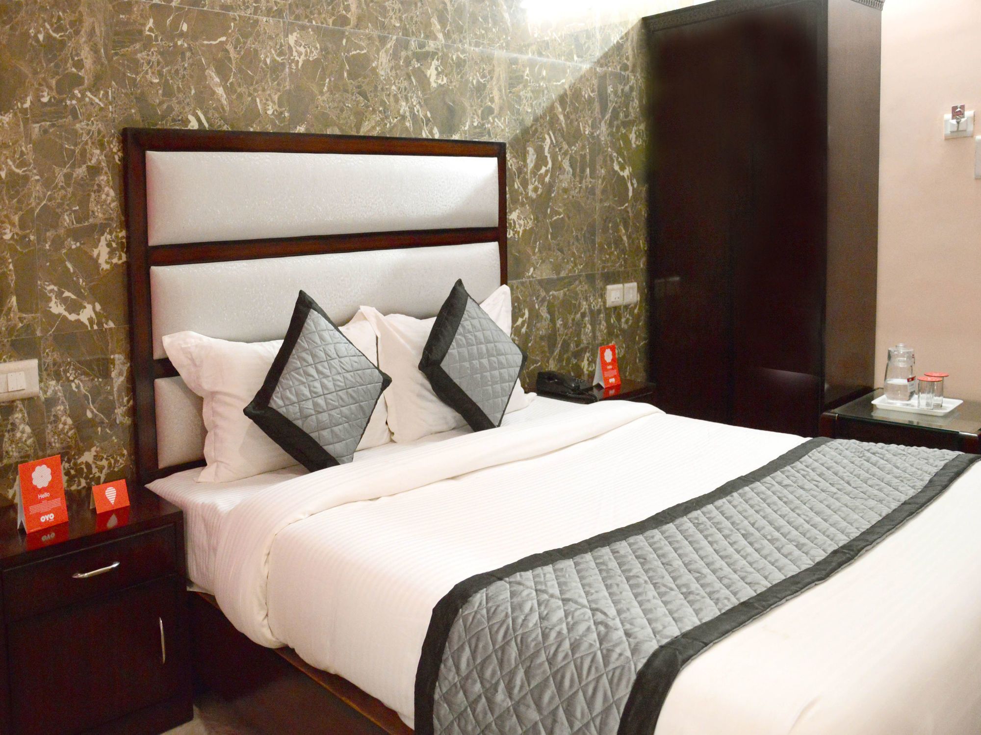 OYO 12849 Hotel Akshay