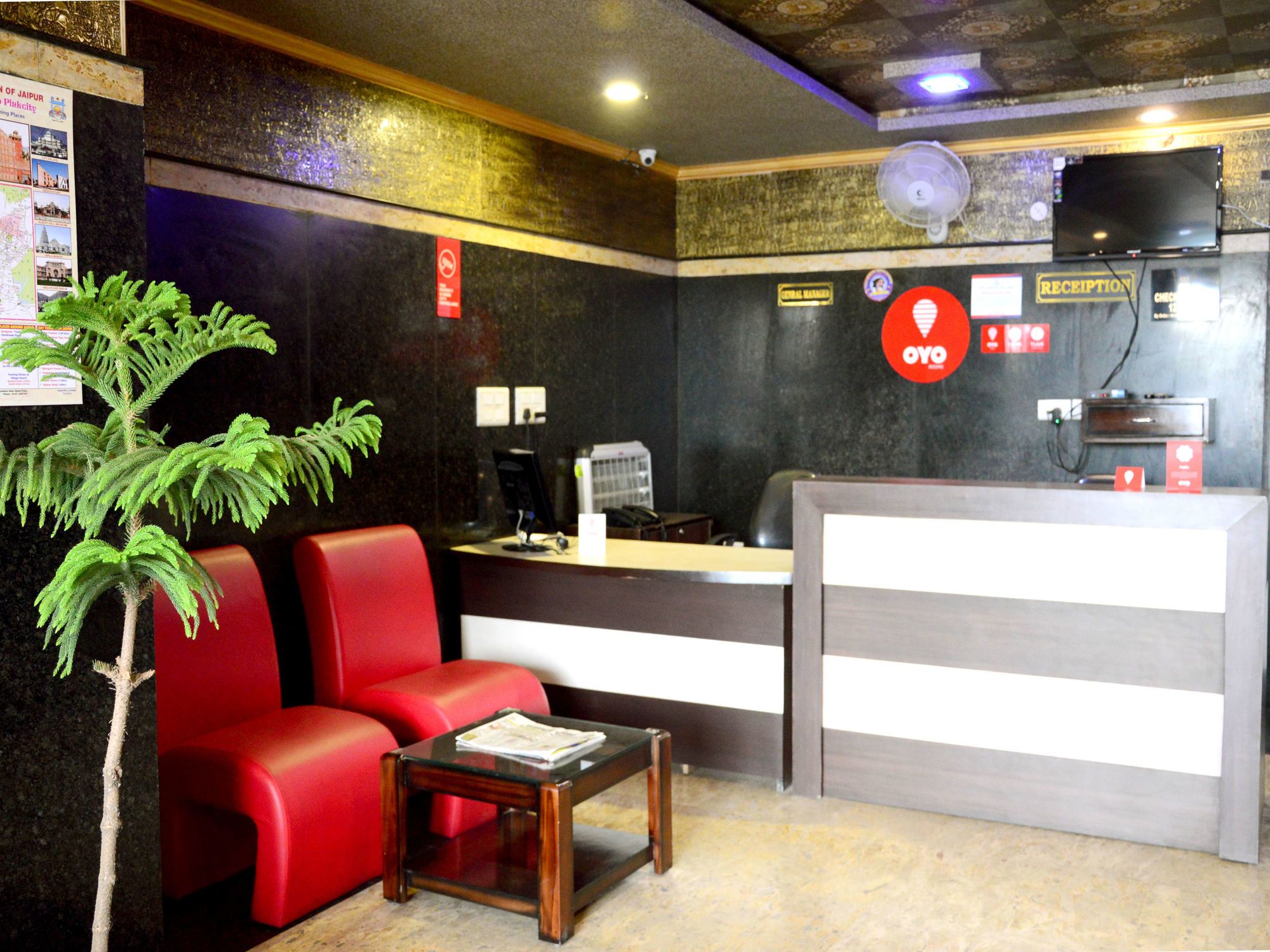 OYO 12849 Hotel Akshay
