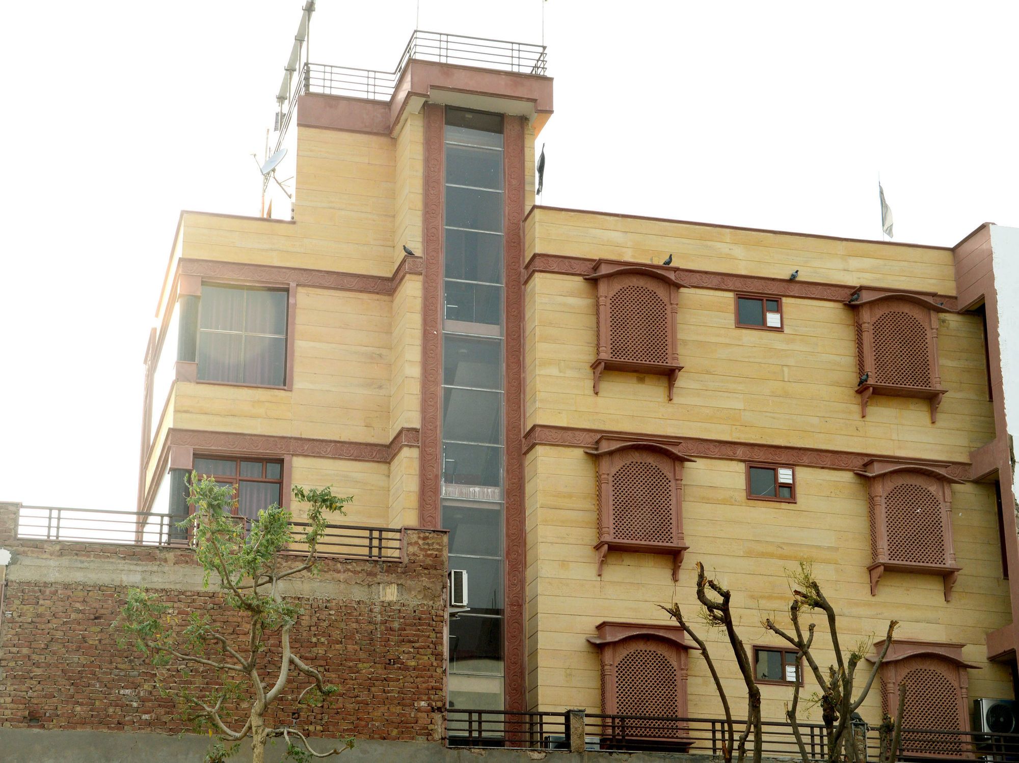 OYO 12849 Hotel Akshay