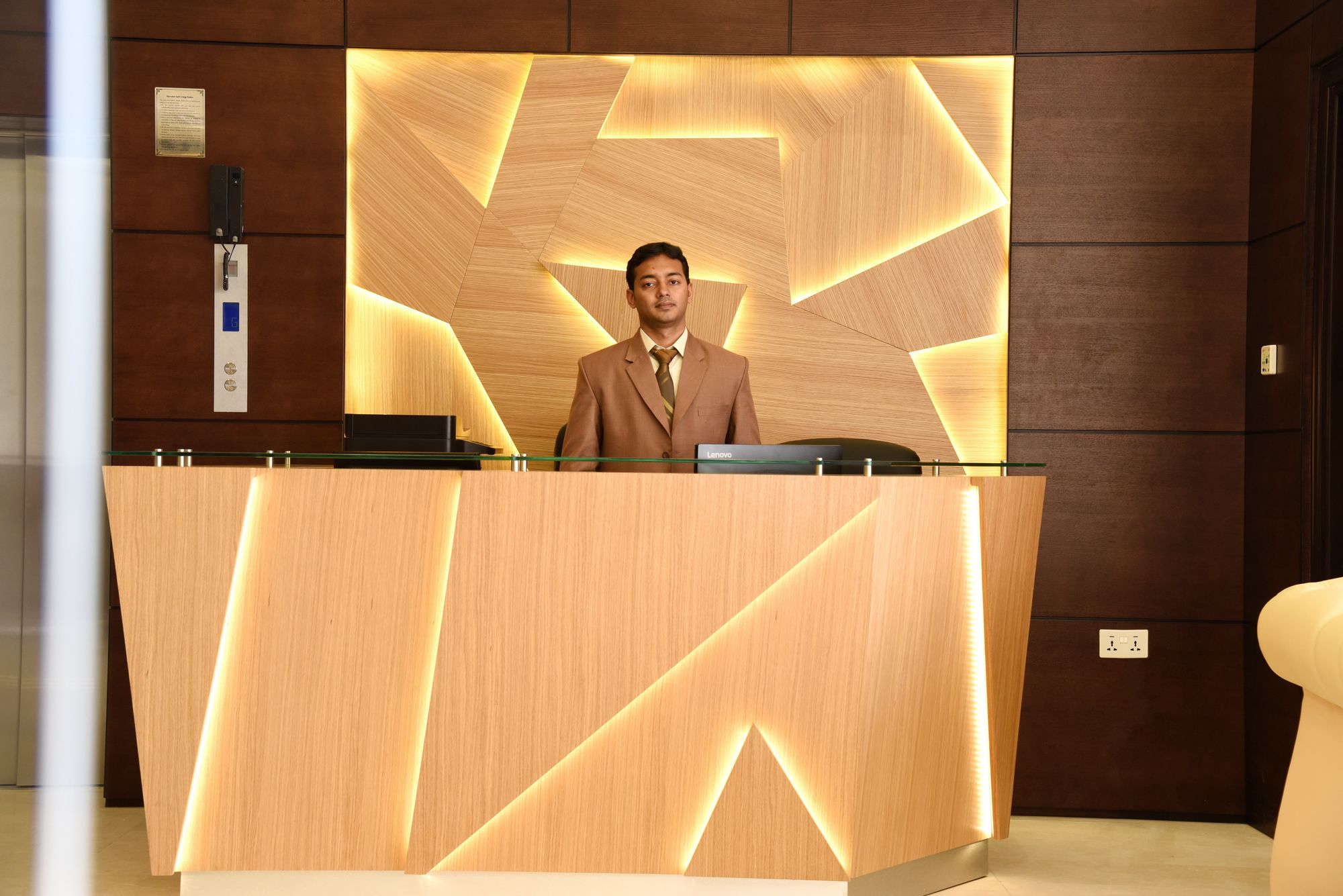 Voyage Hotel