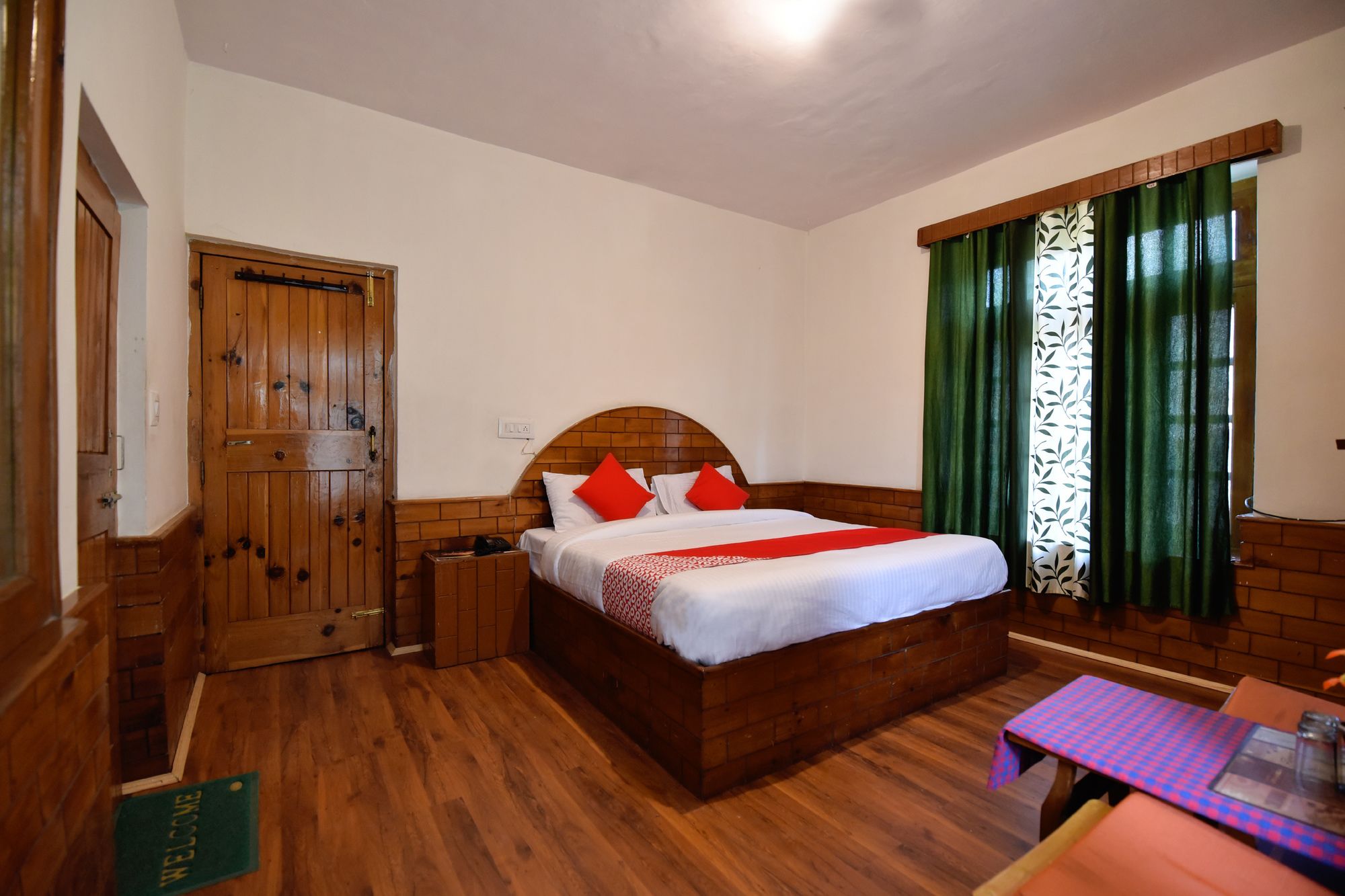 OYO 13232 Red Rose Cottage