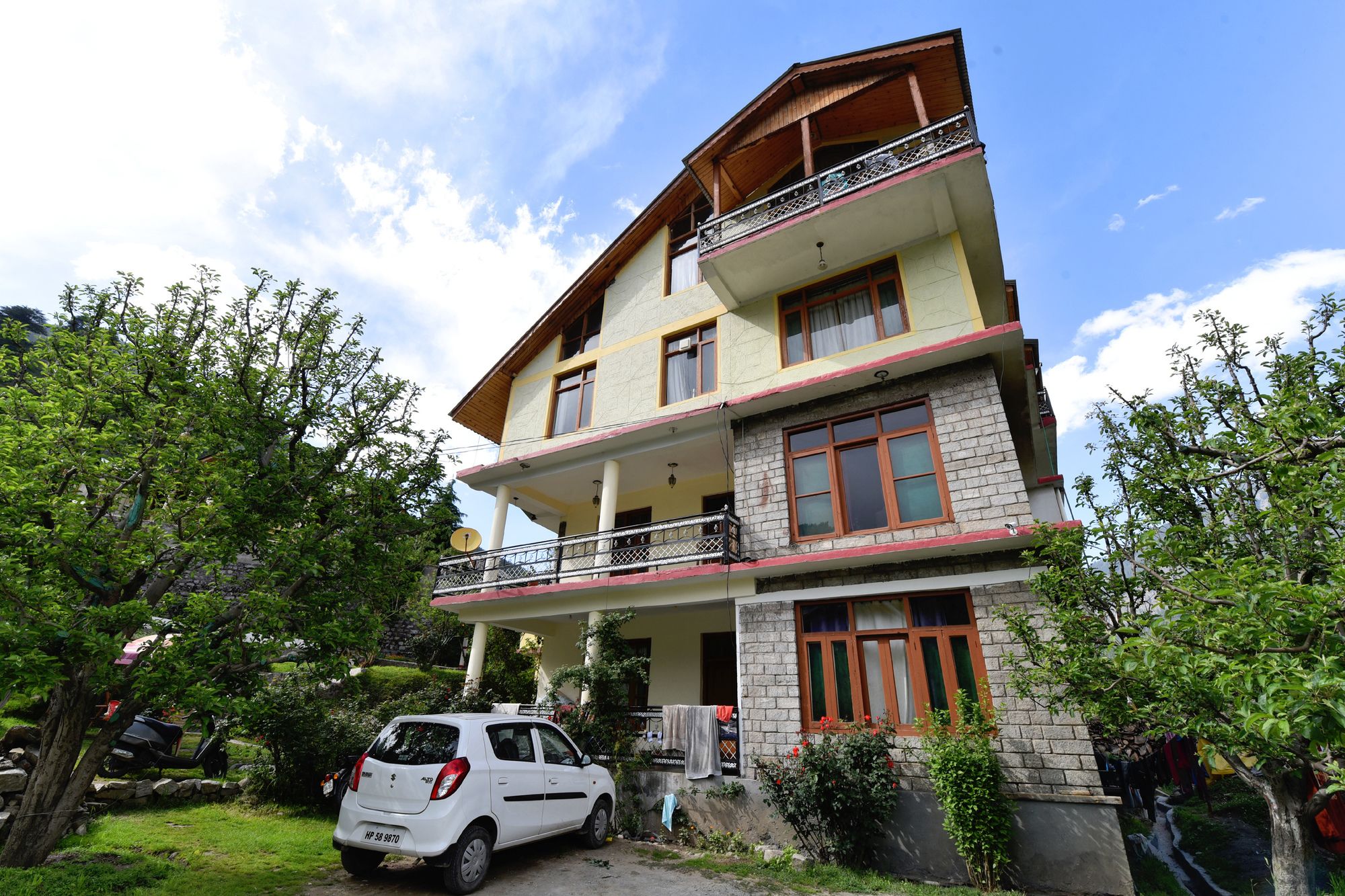 OYO 13232 Red Rose Cottage
