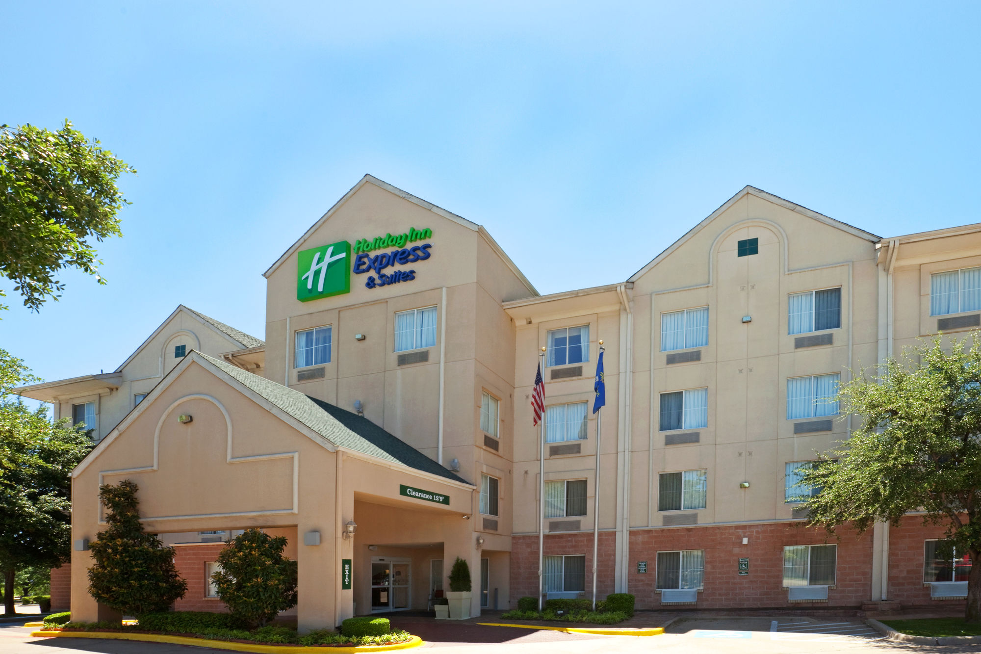 Holiday Inn Express Hotel & Suites Dallas Park Central Northeast in Plano!