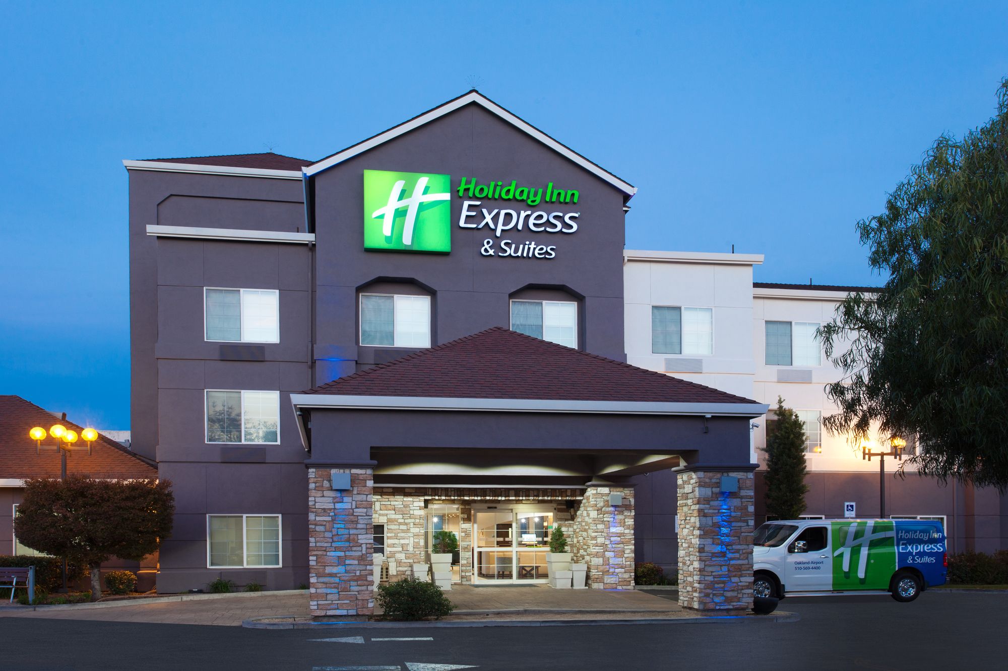 Holiday Inn Express Hotel and Suites Oakland Airport in Oakland!