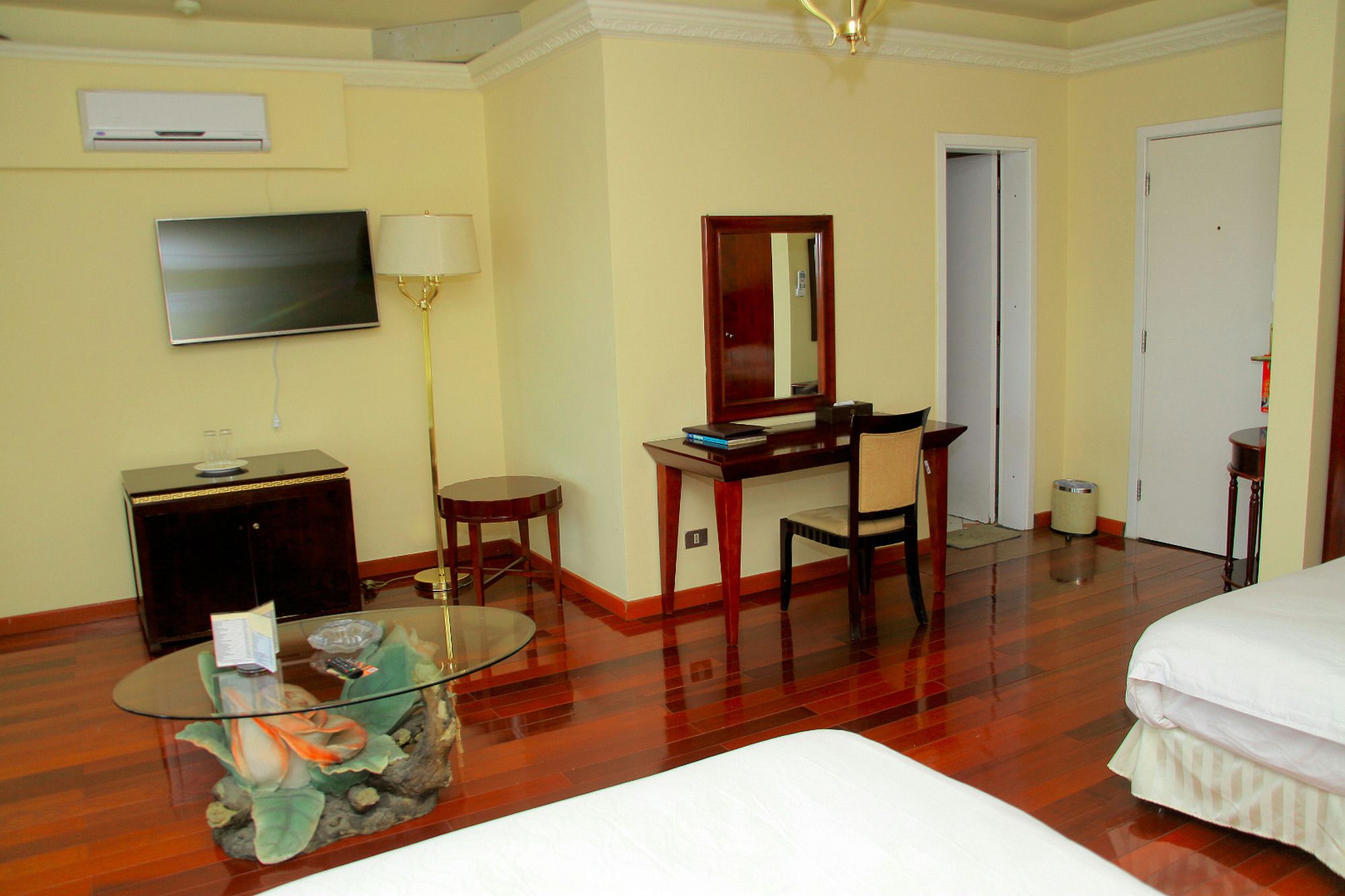Yoly Addis Hotel