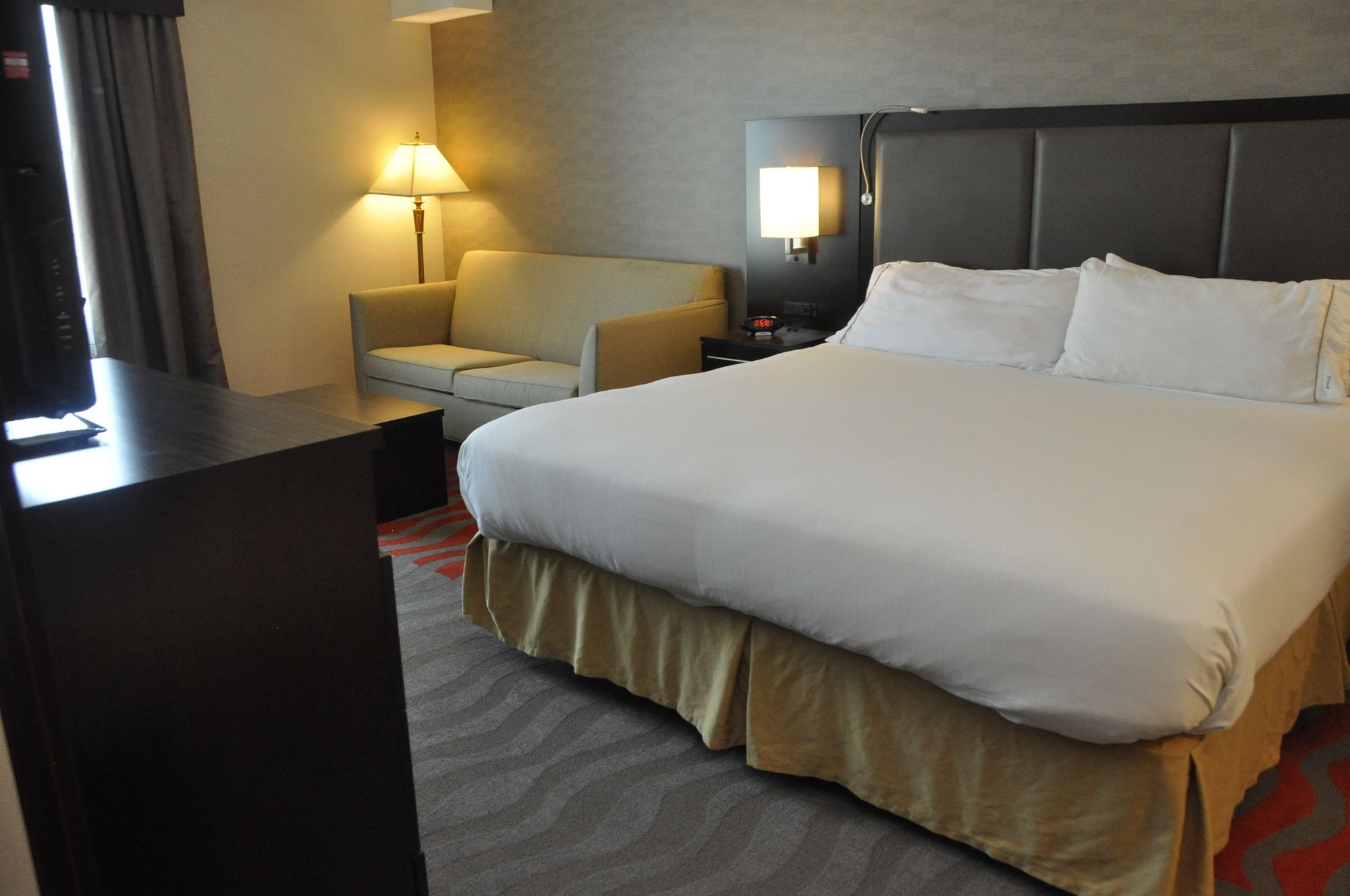 Holiday Inn Express Hotel and Suites Barrie in Barrie!