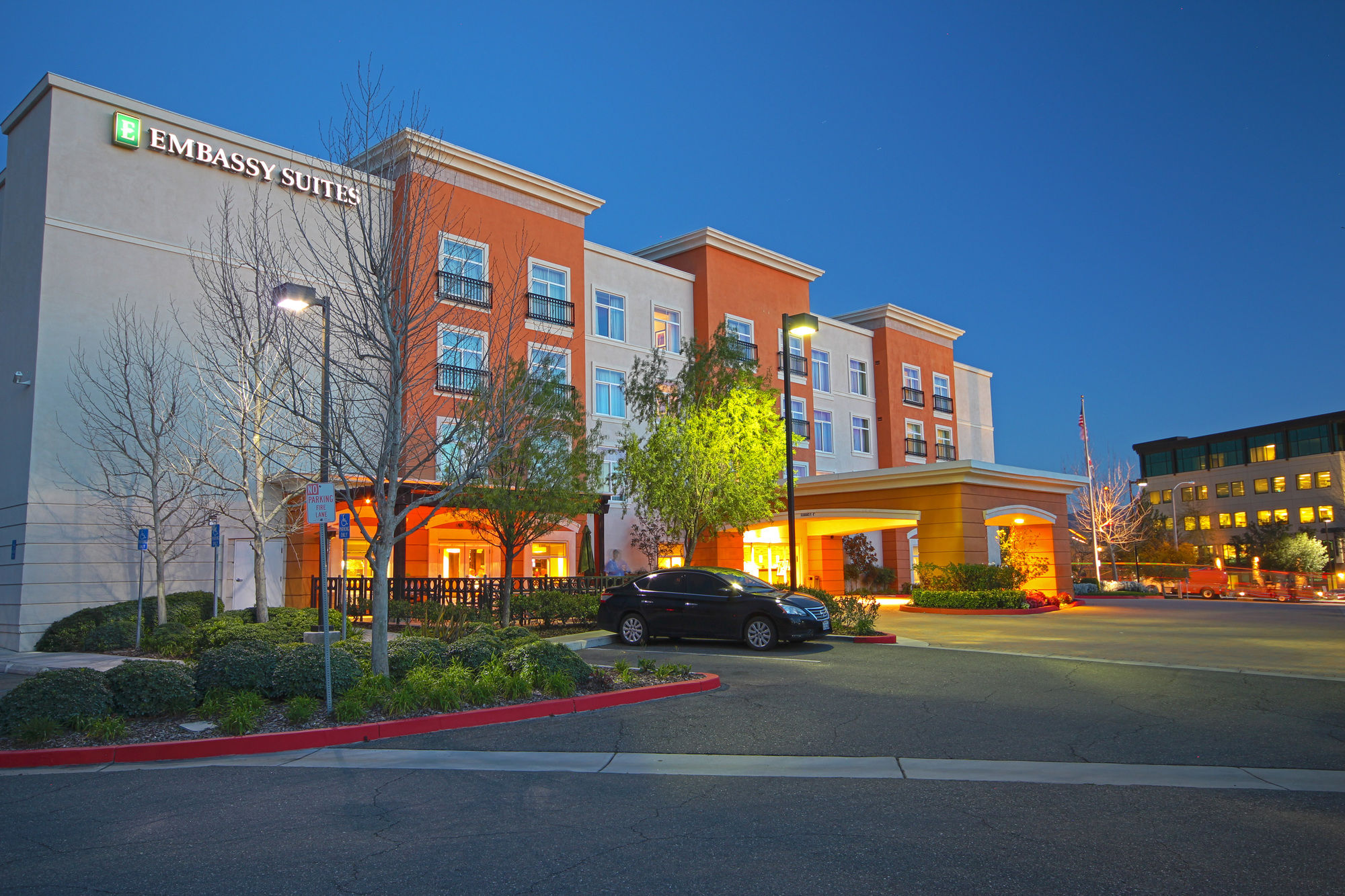 Embassy Suites by Hilton Valencia - Downtown in Santa Clarita!