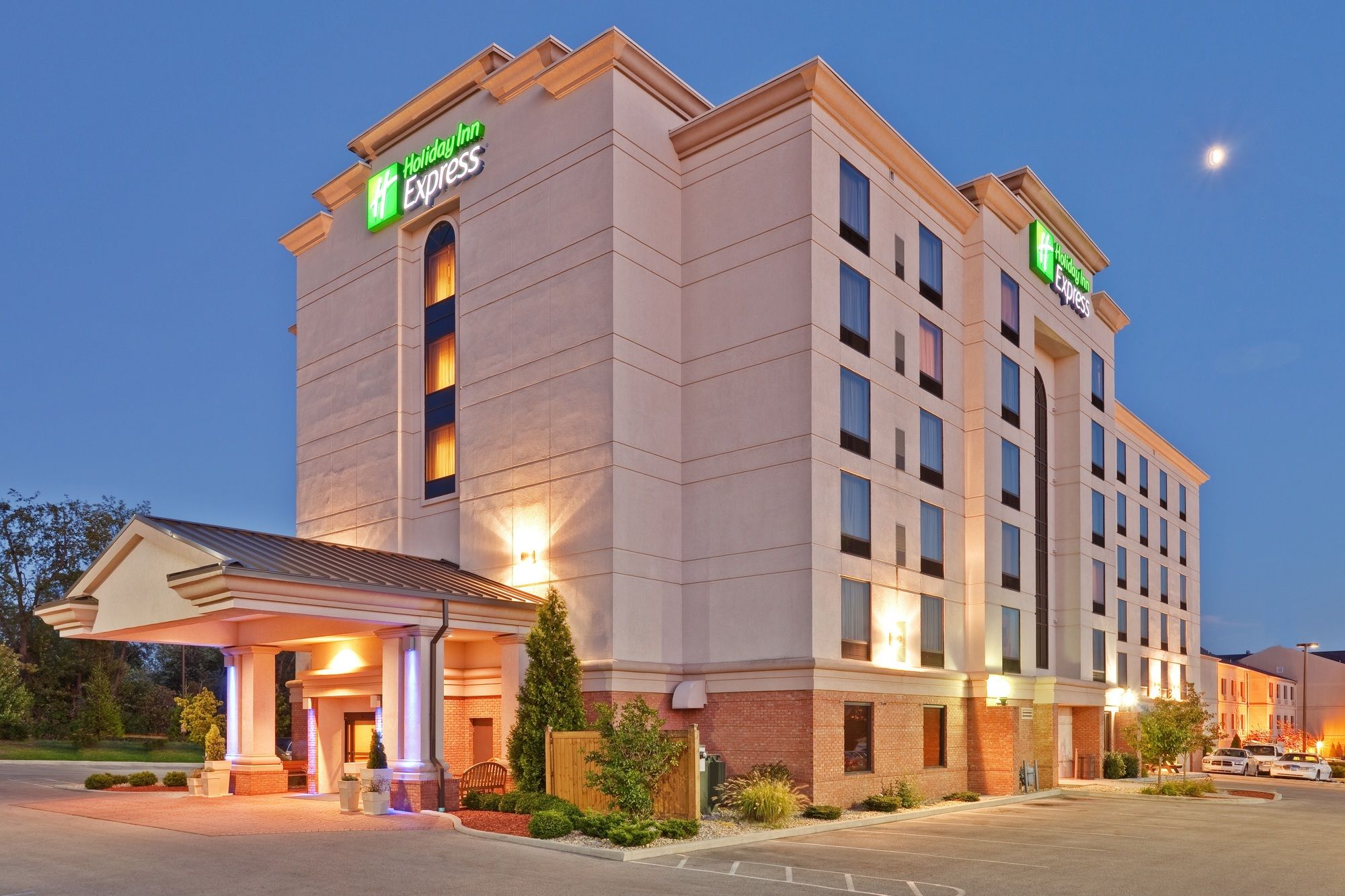 Holiday Inn Express and Suites Bloomington in Bloomington!