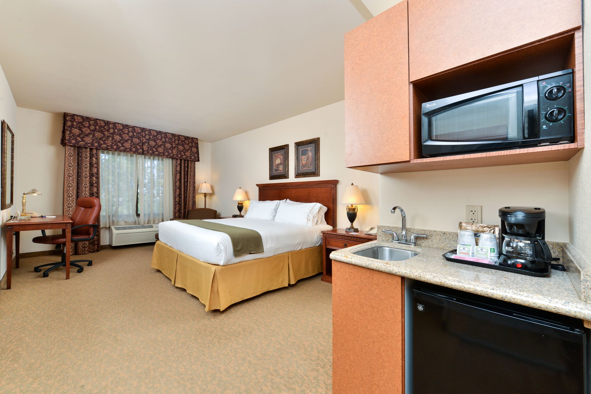 Holiday Inn Express Las Cruces Hotel and Suites in Las Cruces!