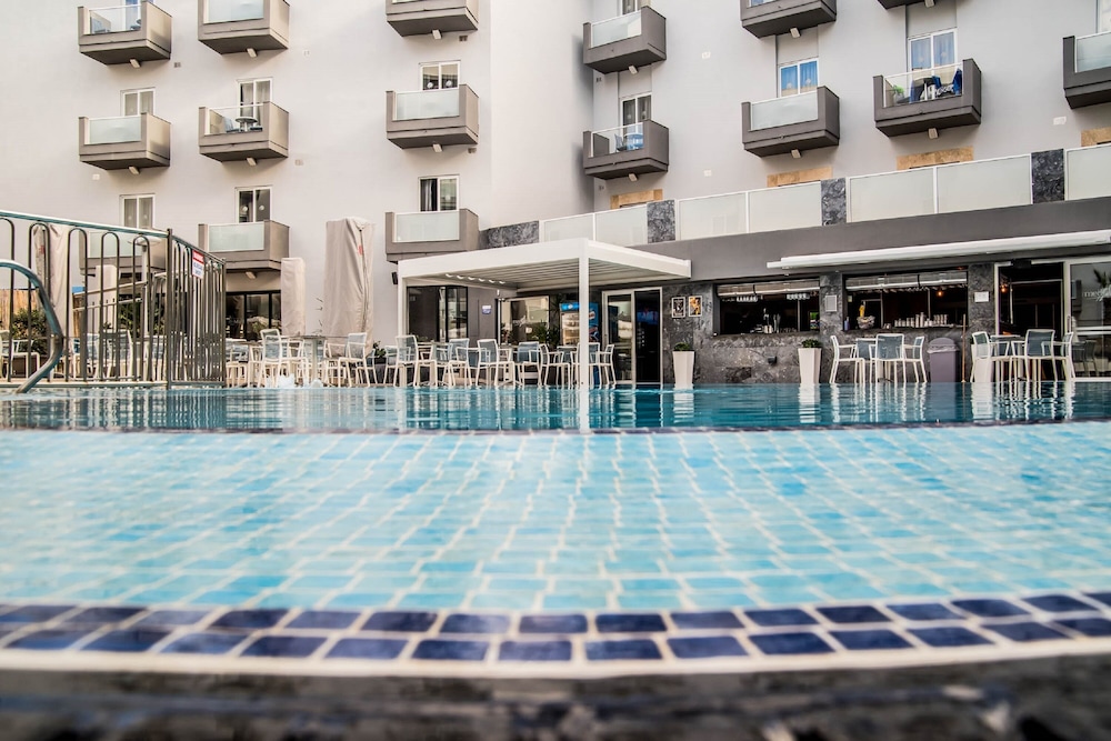 Pebbles Resort