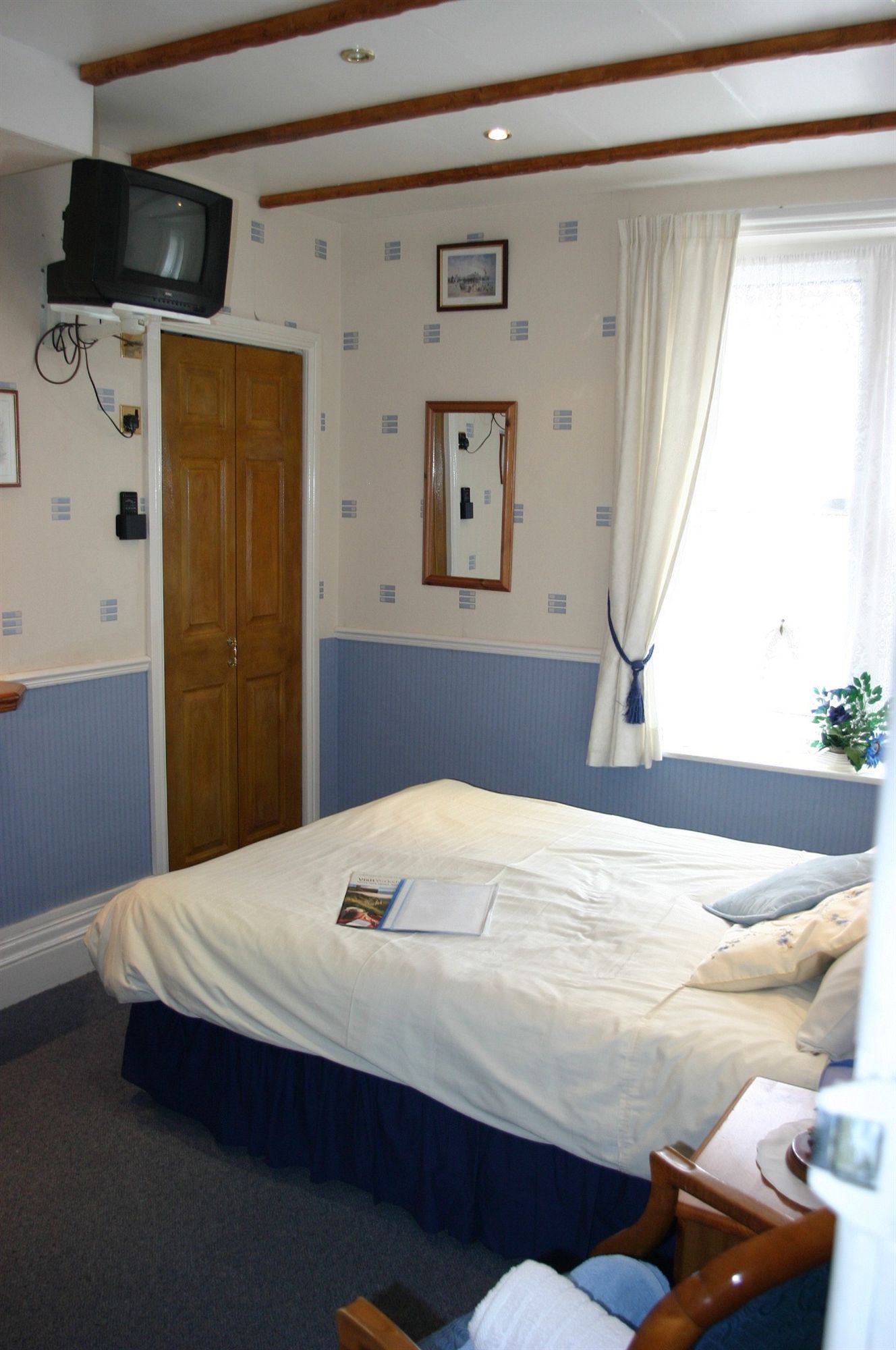 Longcroft Lodge