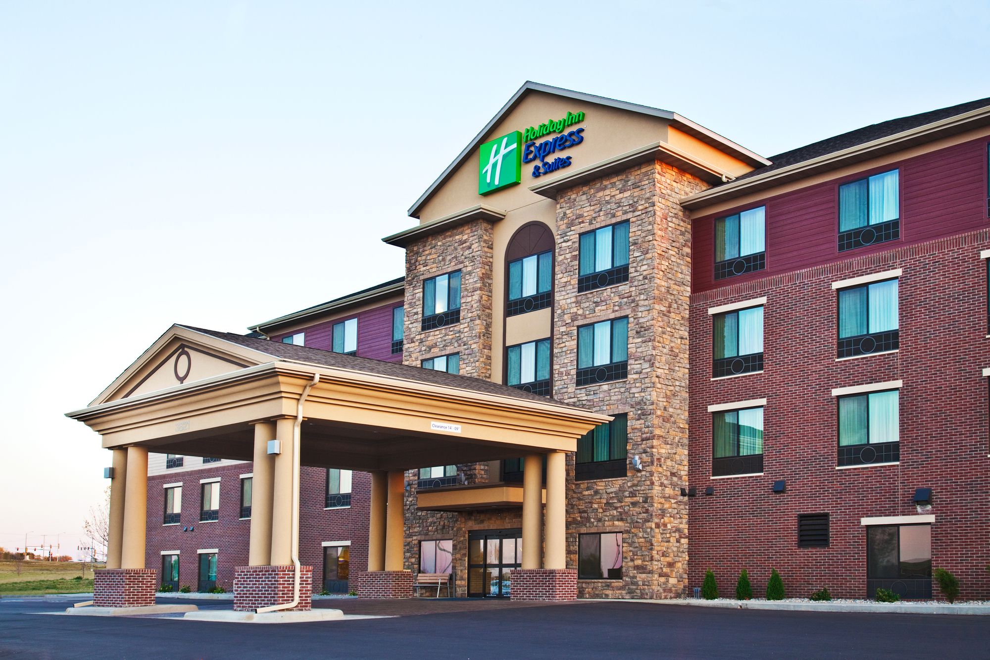 Holiday Inn Express and Suites Sioux Falls SW in Sioux Falls!