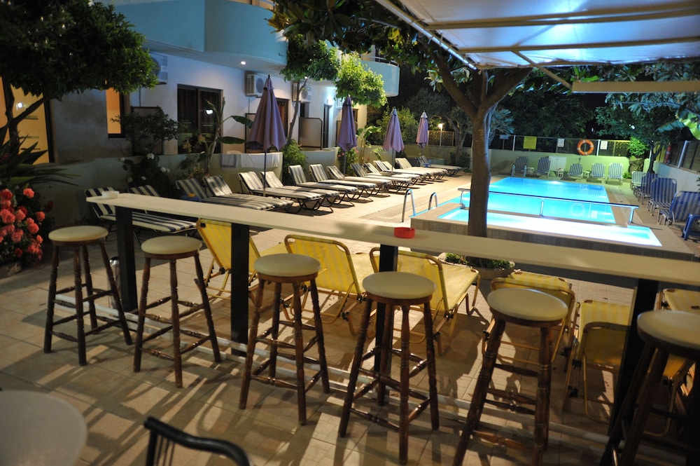 Anseli Hotel Apartments And Studios
