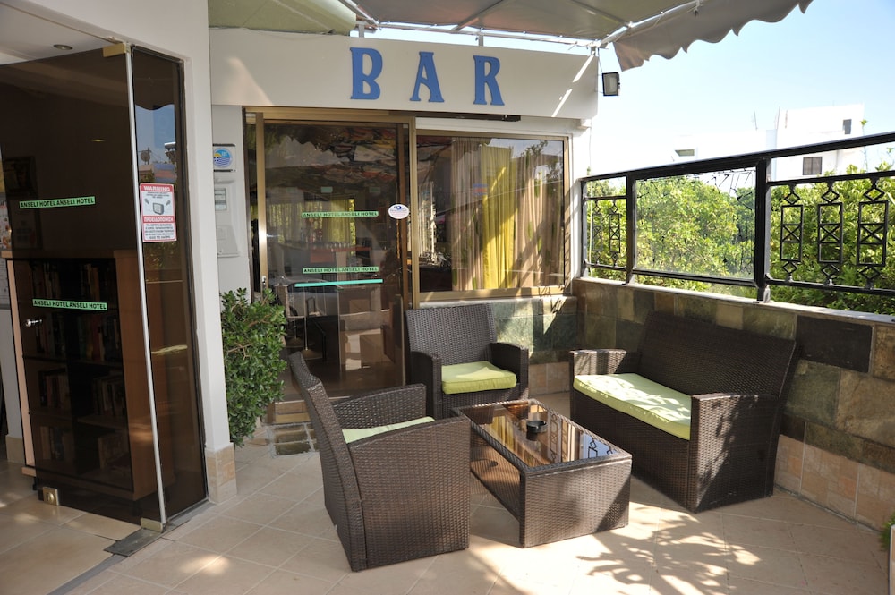 Anseli Hotel Apartments And Studios