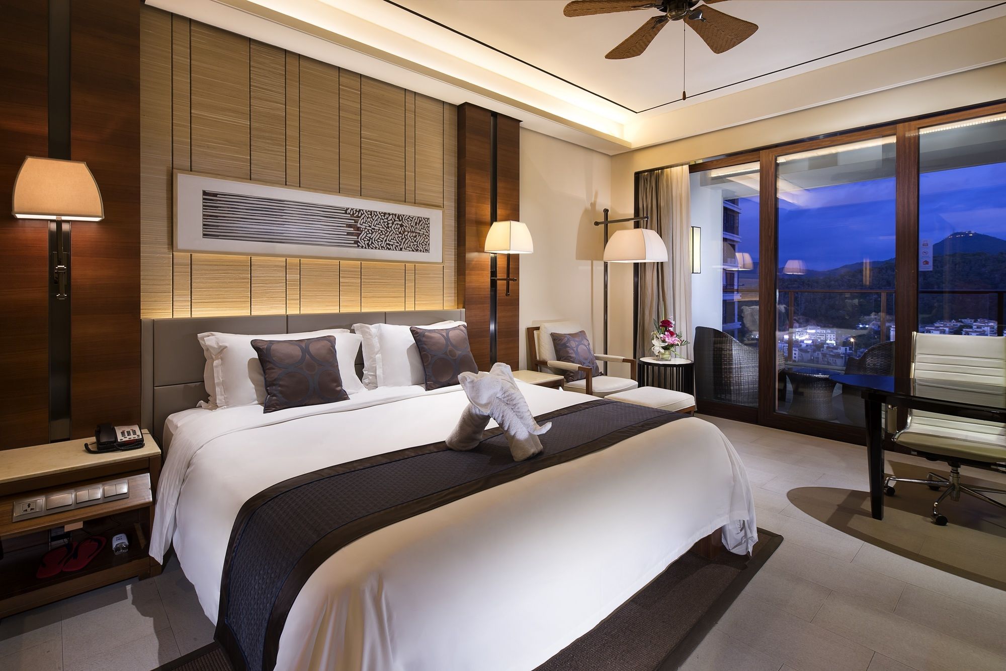 Crowne Plaza Sanya City Center in Sanya!