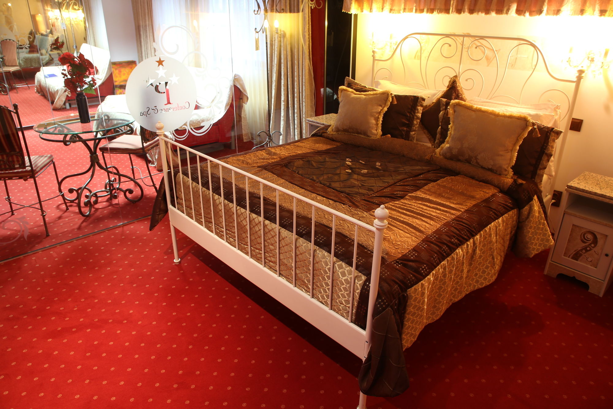 Grand Pier Old Town Hotel