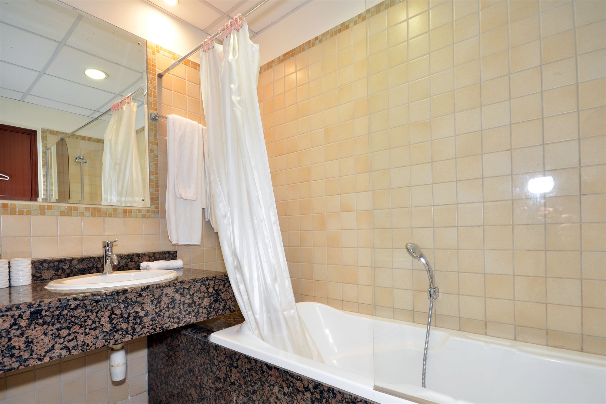 Vacation Holiday Homes - Jumeirah Beach Residences