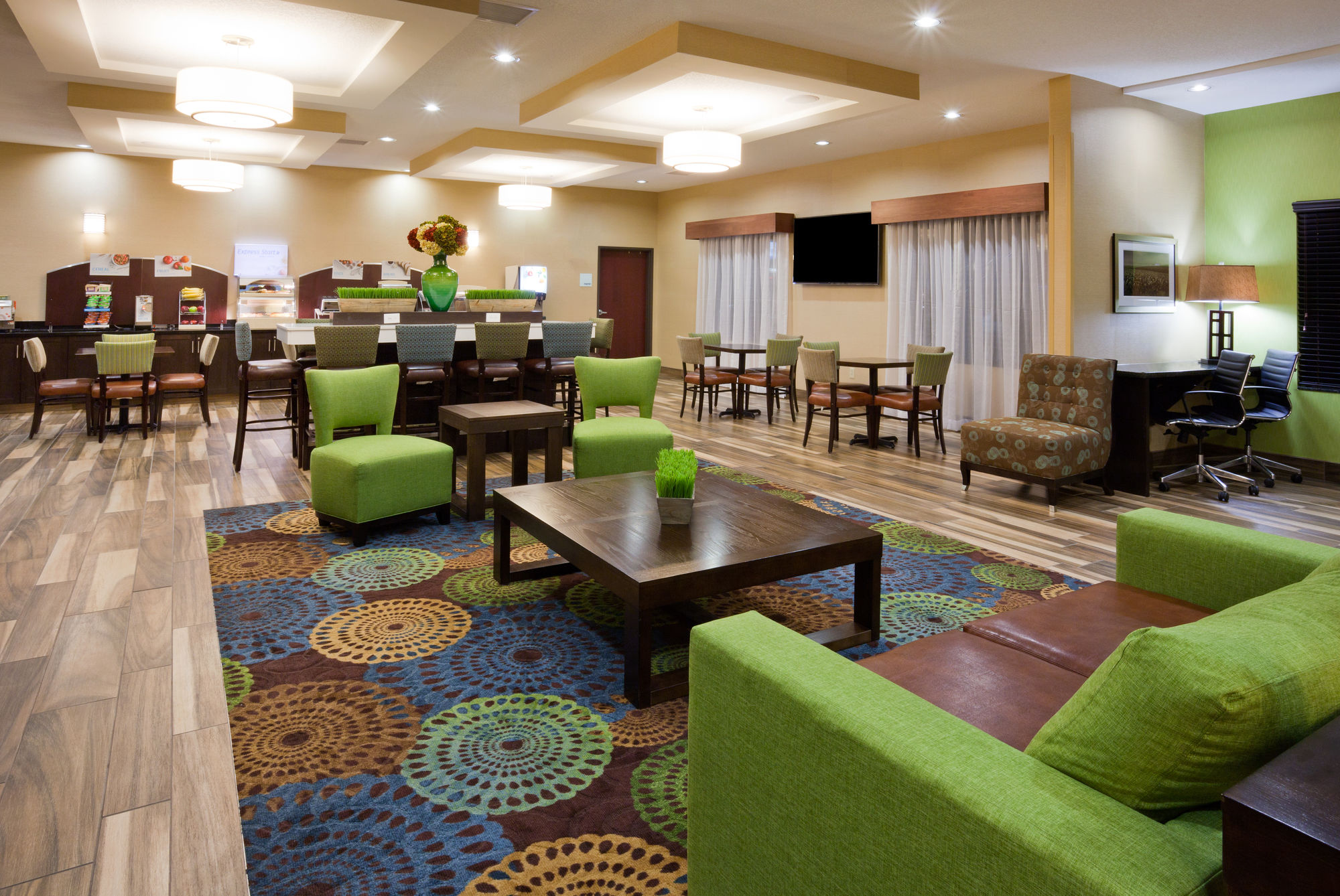 Holiday Inn Express and Suites Davenport in Davenport!