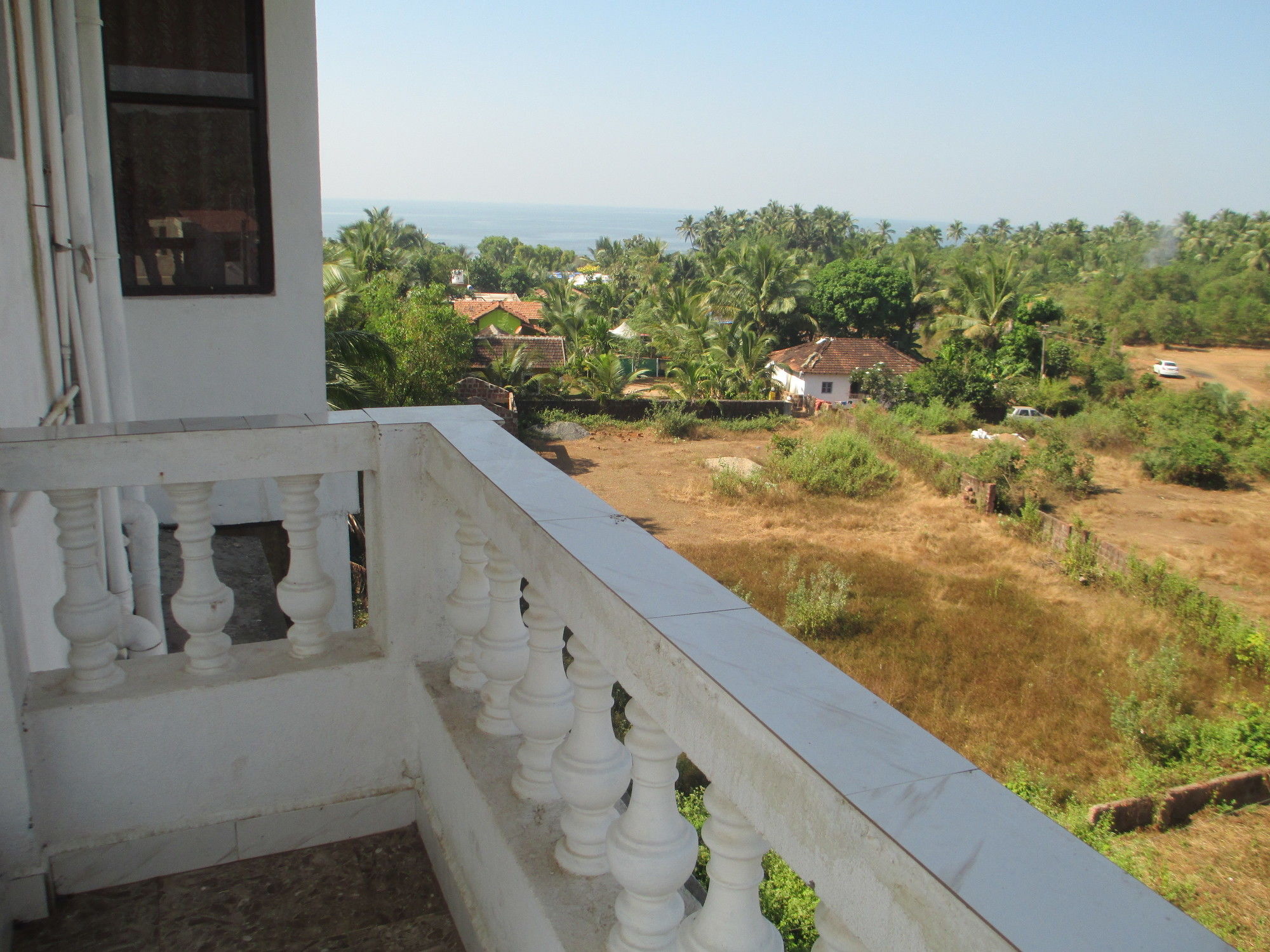 Side Image 2