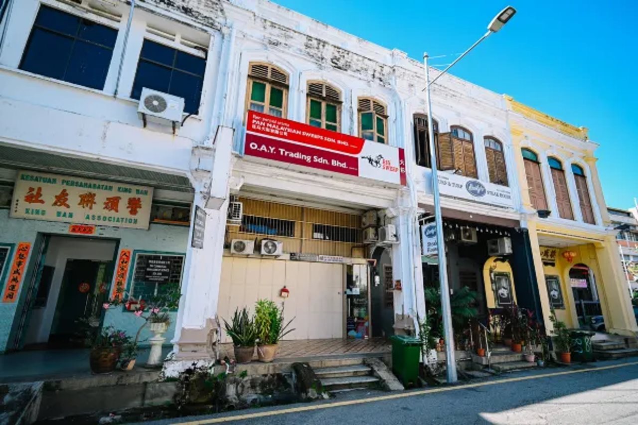 Swing & Pillows @ 87 Chulia St