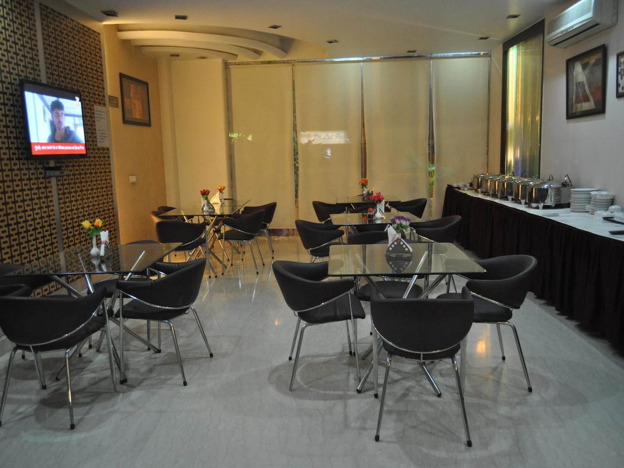 OYO Premium East of Kailash