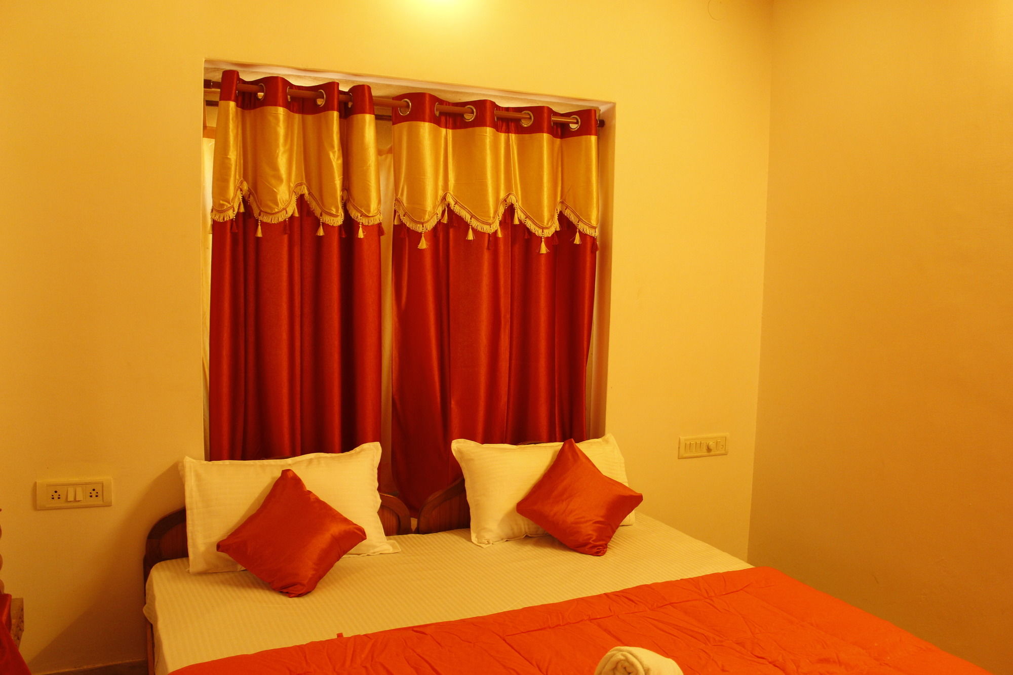 Dylan Cafe and Guest House