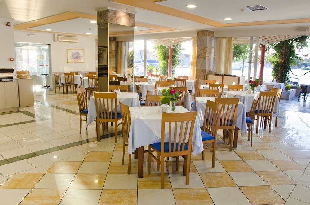 Kosta Palace City Hotel