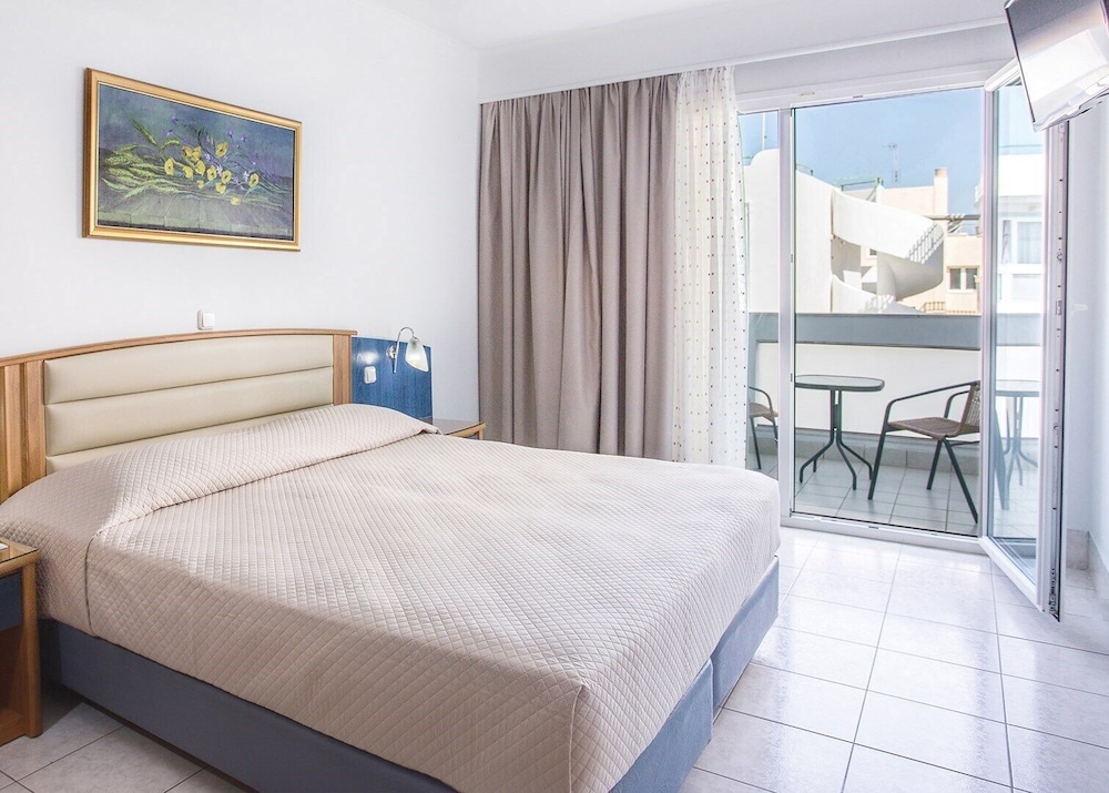 Kosta Palace City Hotel