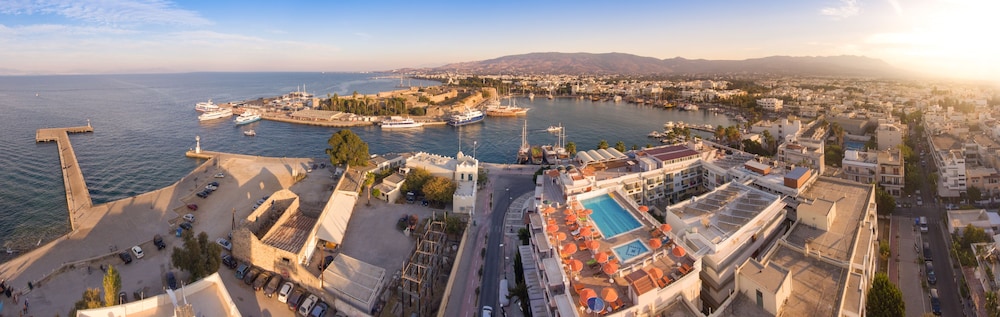Kosta Palace City Hotel