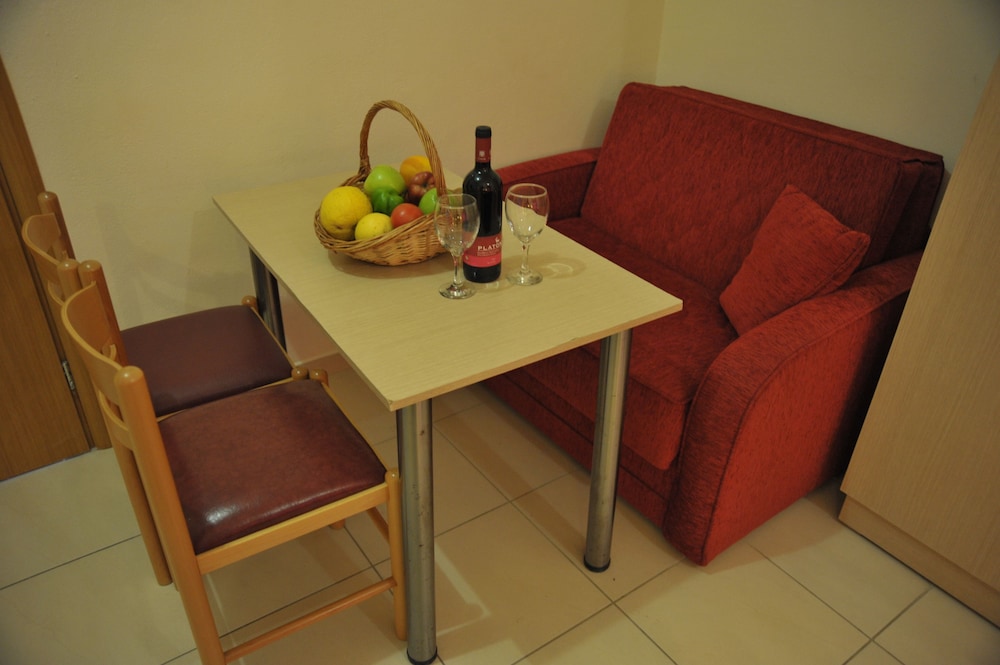 Anseli Hotel Apartments And Studios