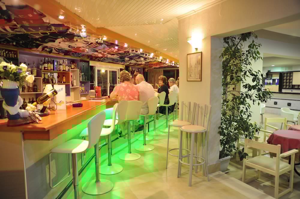 Anseli Hotel Apartments And Studios