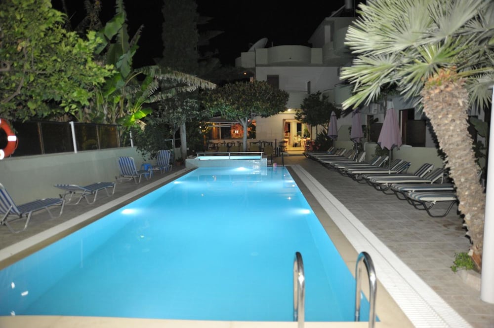 Anseli Hotel Apartments And Studios