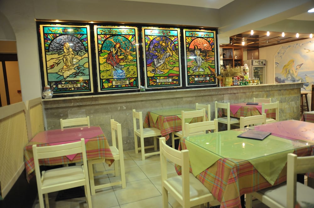 Anseli Hotel Apartments And Studios