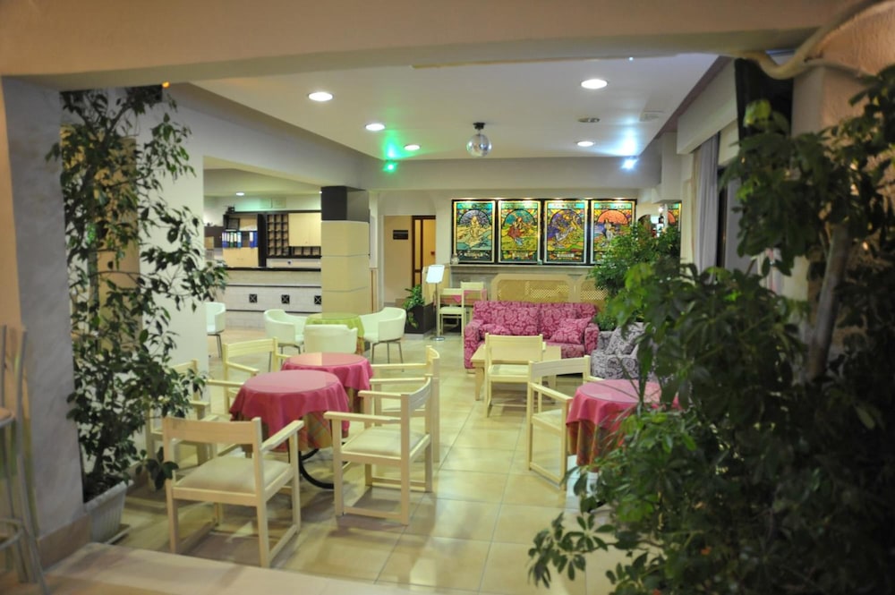 Anseli Hotel Apartments And Studios