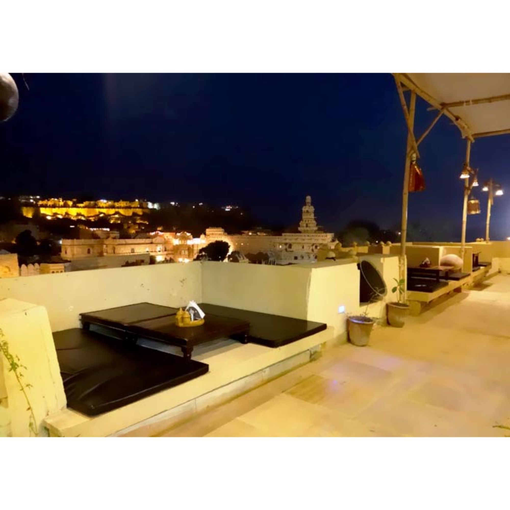 Vista Rooms at Amar Sagar Gate